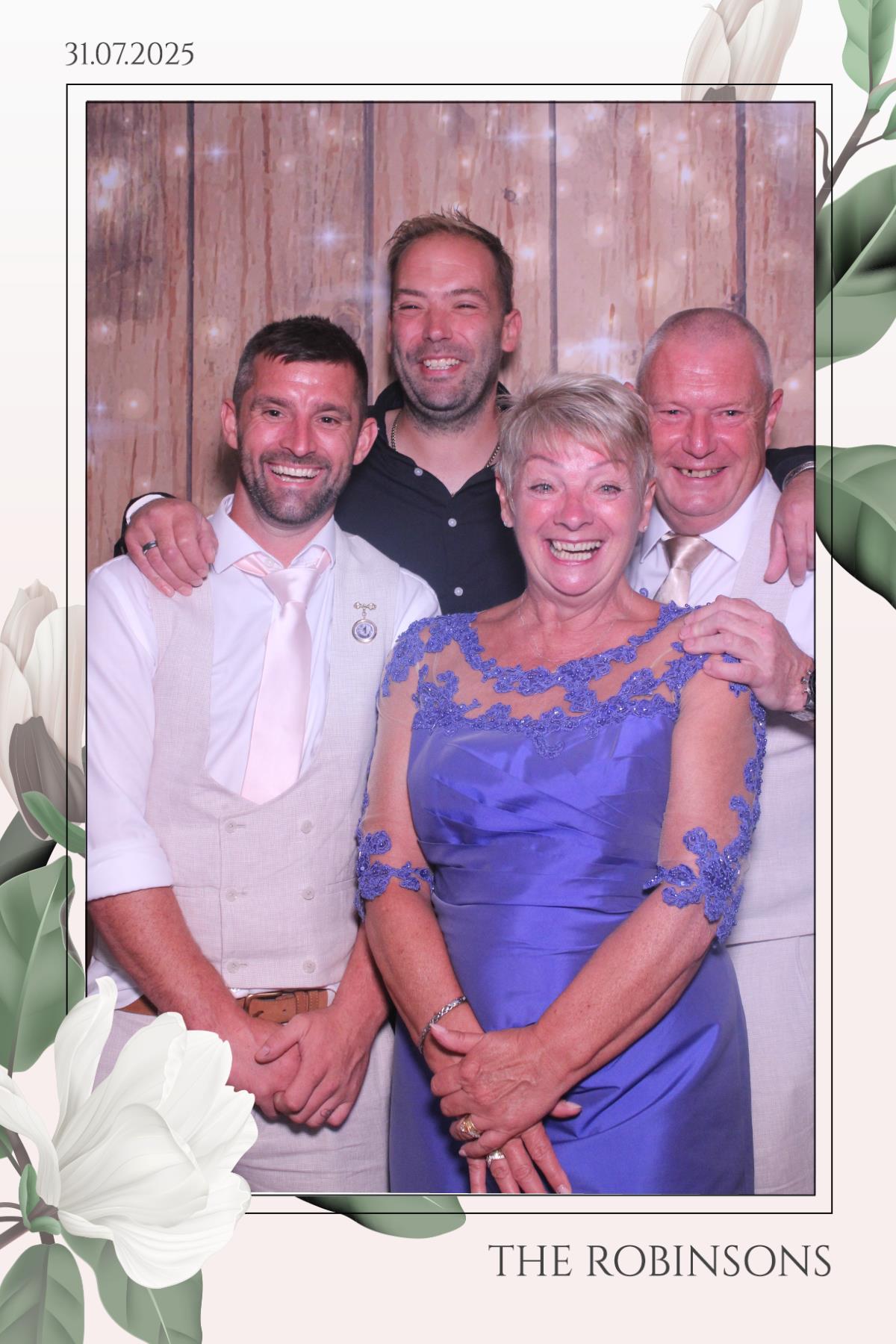 The Robinsons | View more photos from the event at gallery.magicimages.uk/u/MagicImages/The-Robinsons