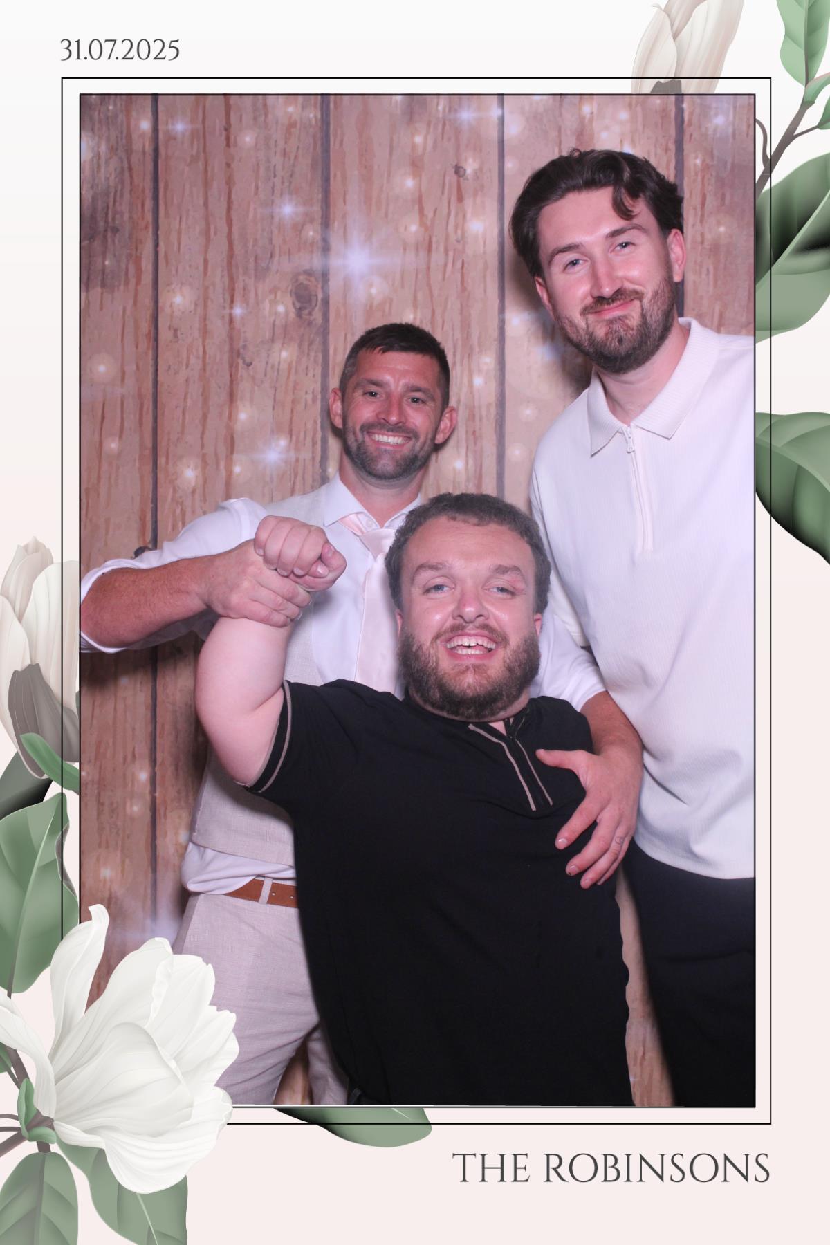 The Robinsons | View more photos from the event at gallery.magicimages.uk/u/MagicImages/The-Robinsons