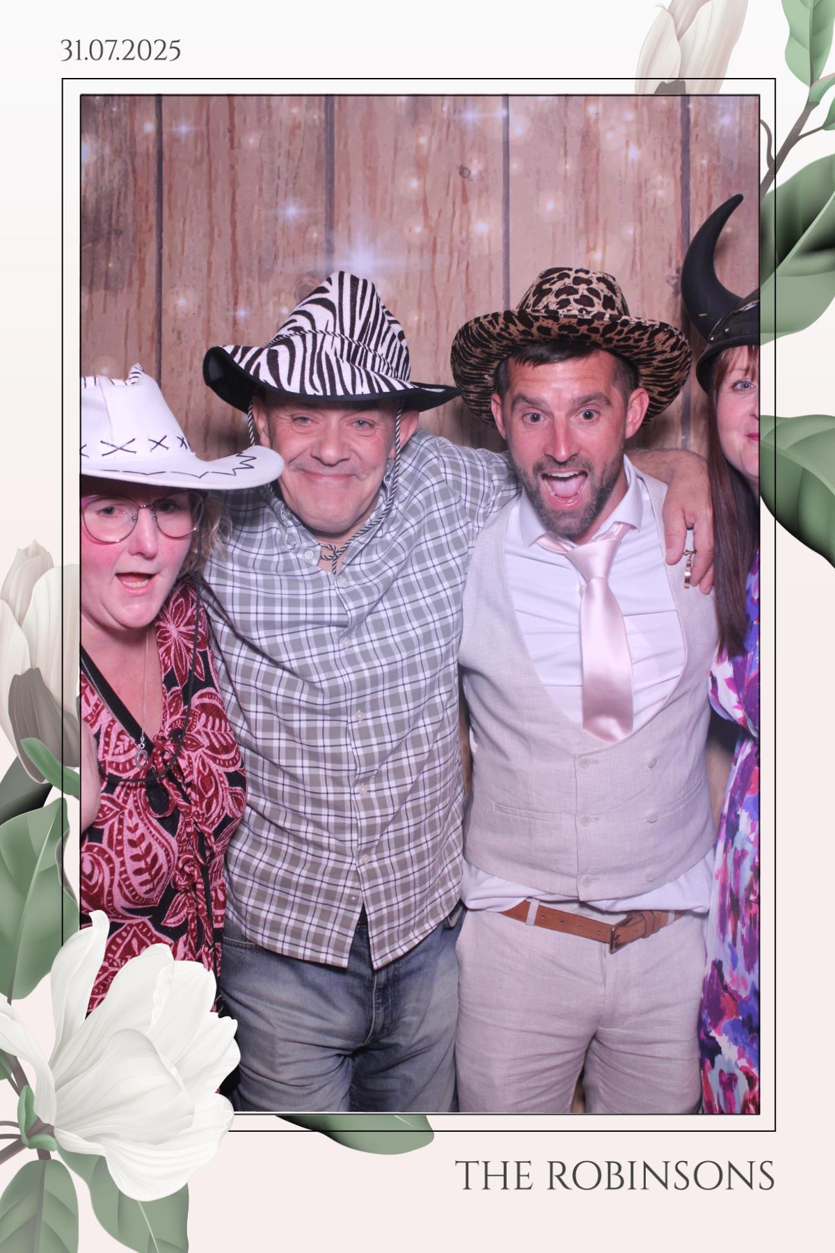 The Robinsons | View more photos from the event at gallery.magicimages.uk/u/MagicImages/The-Robinsons