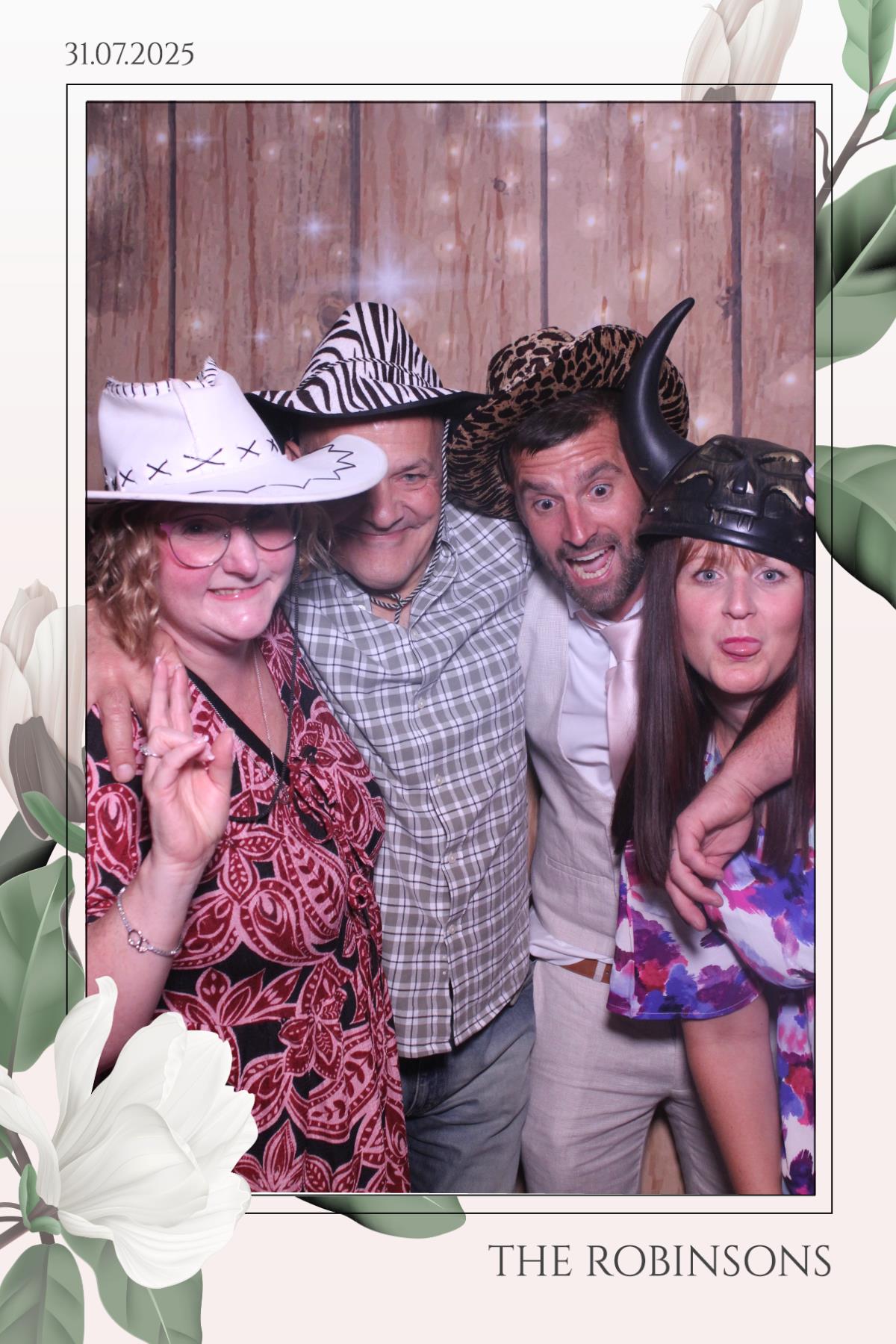 The Robinsons | View more photos from the event at gallery.magicimages.uk/u/MagicImages/The-Robinsons