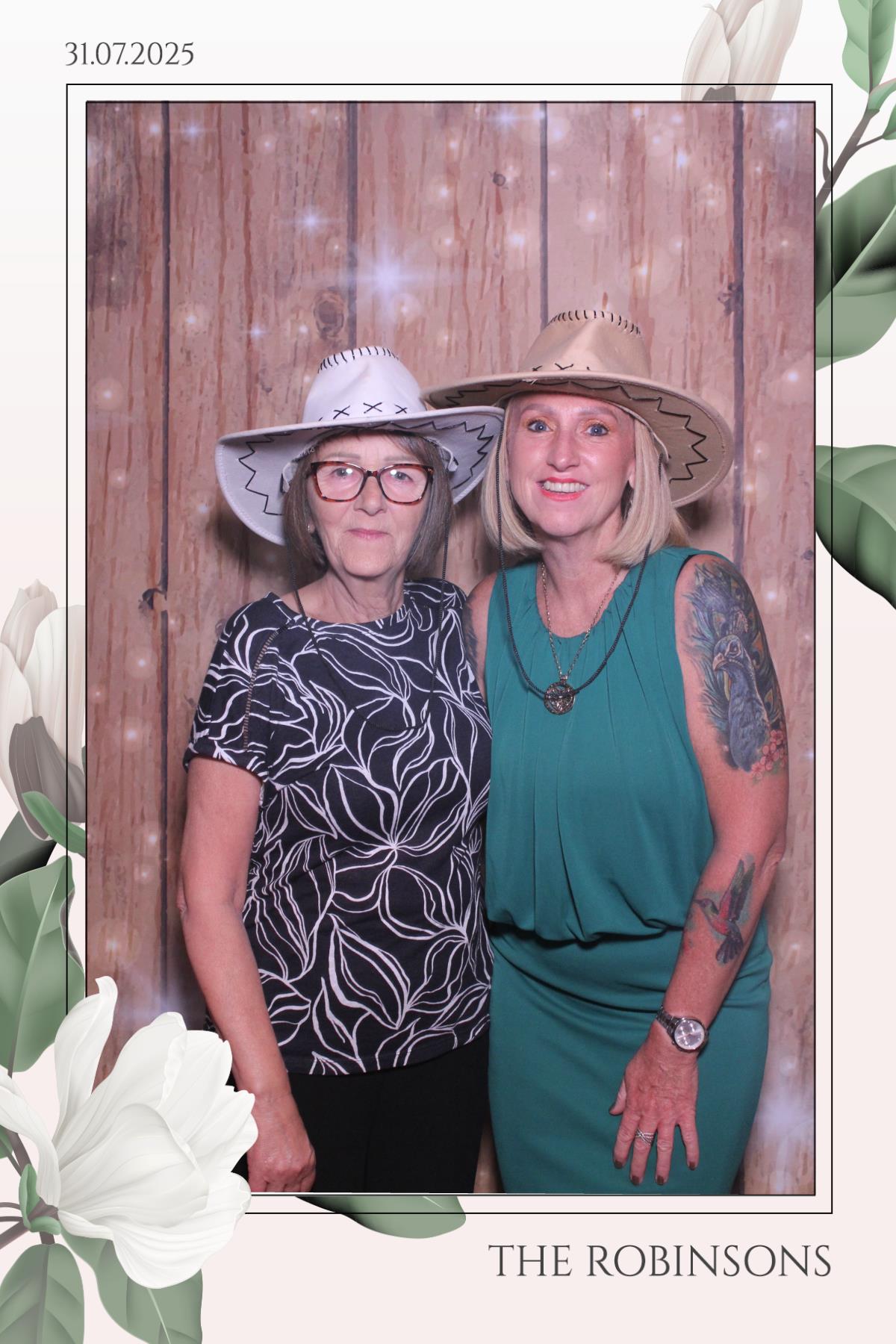 The Robinsons | View more photos from the event at gallery.magicimages.uk/u/MagicImages/The-Robinsons