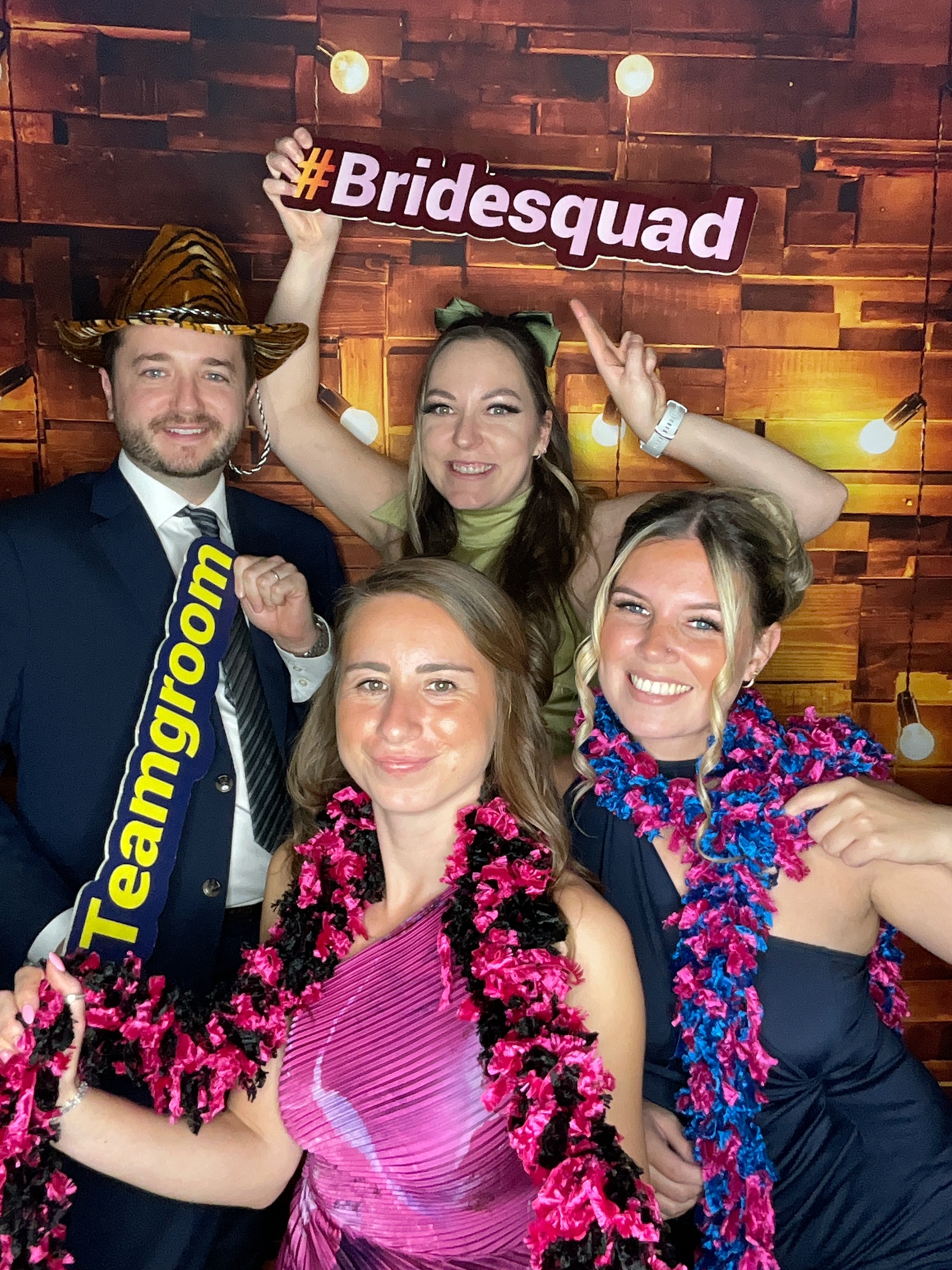 Thomas & Poppy  | View more photos from the event at gallery.magicimages.uk/u/MagicImages/Thomas-Poppy