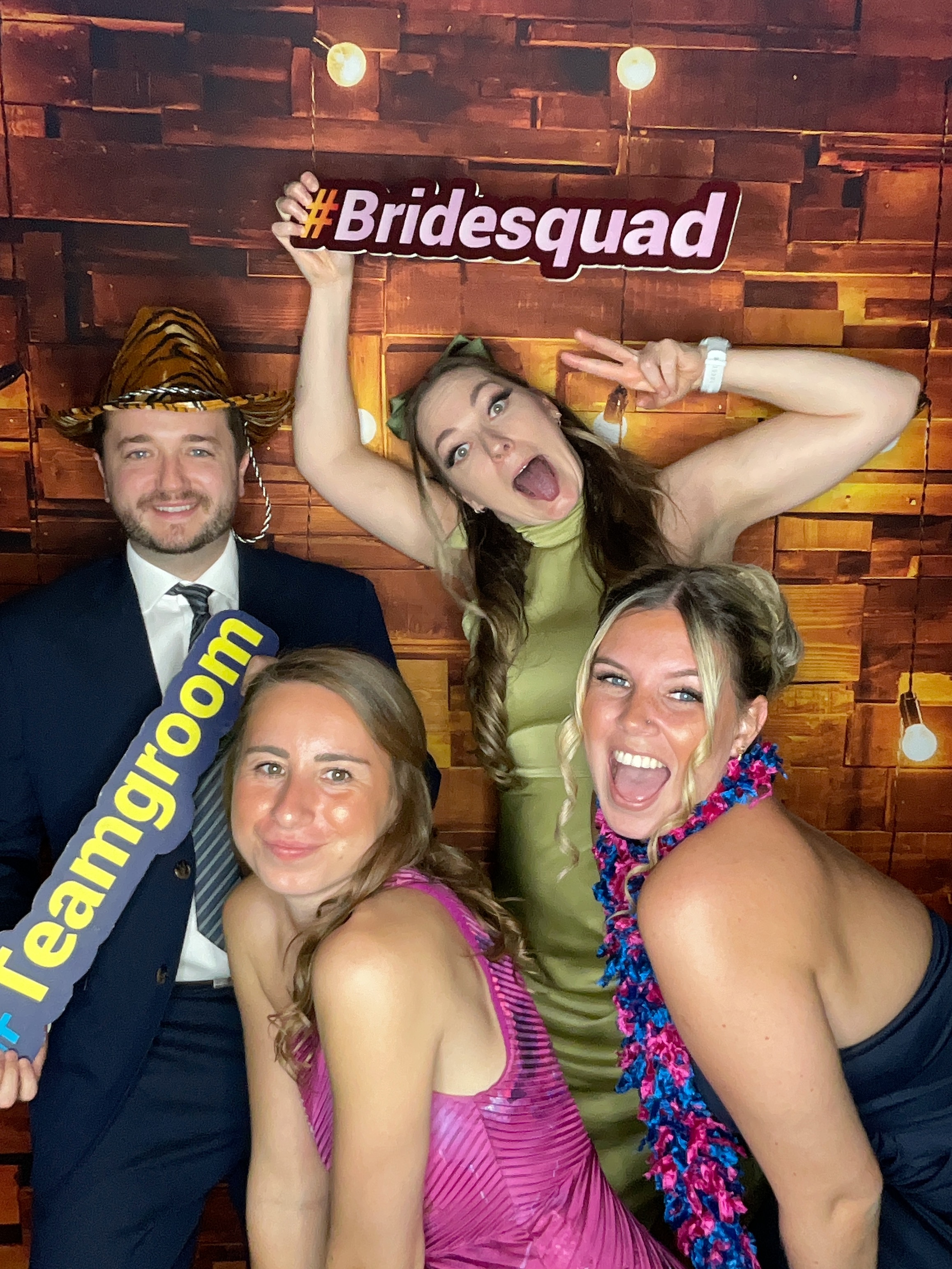 Thomas & Poppy  | View more photos from the event at gallery.magicimages.uk/u/MagicImages/Thomas-Poppy