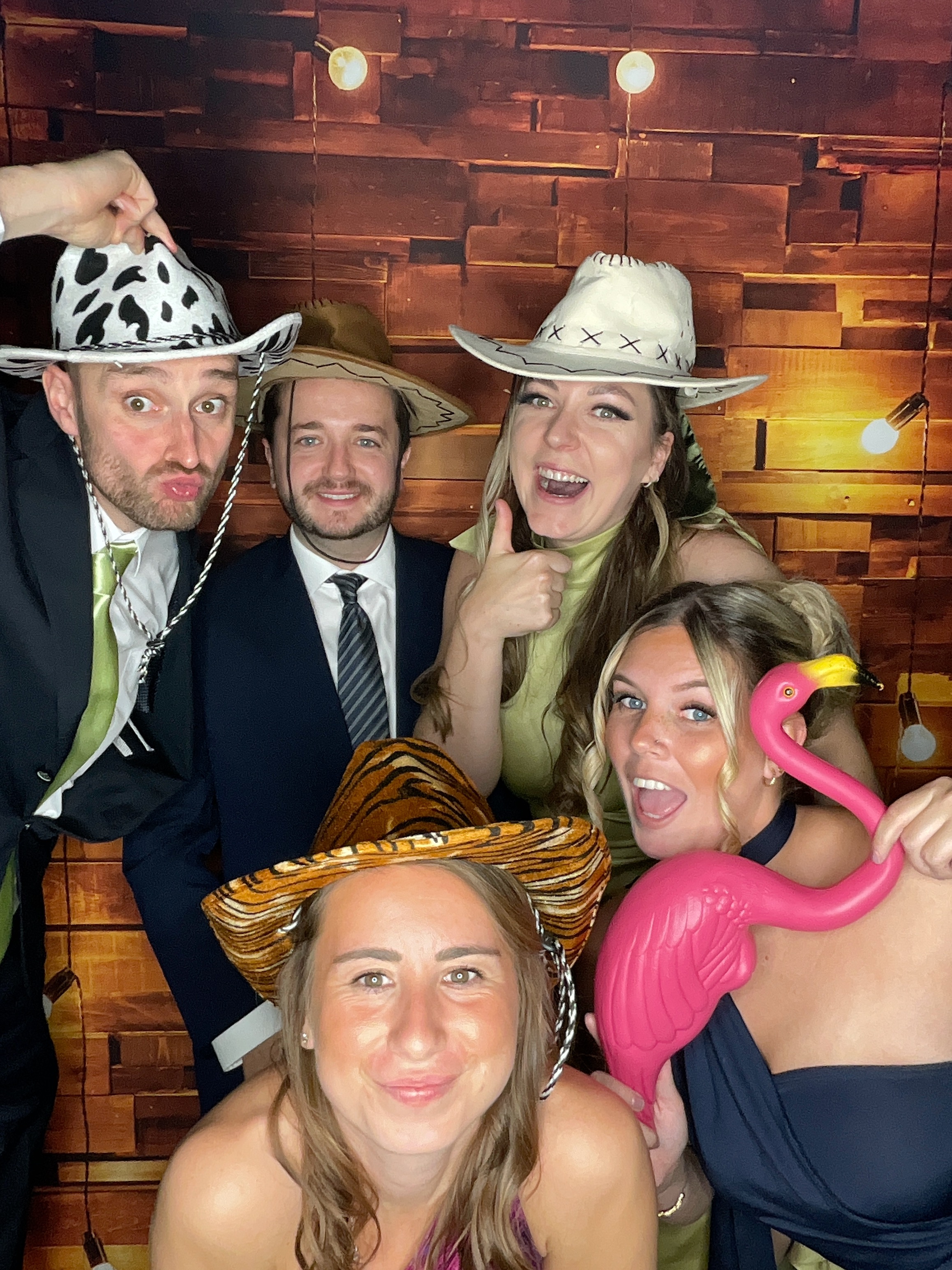 Thomas & Poppy  | View more photos from the event at gallery.magicimages.uk/u/MagicImages/Thomas-Poppy