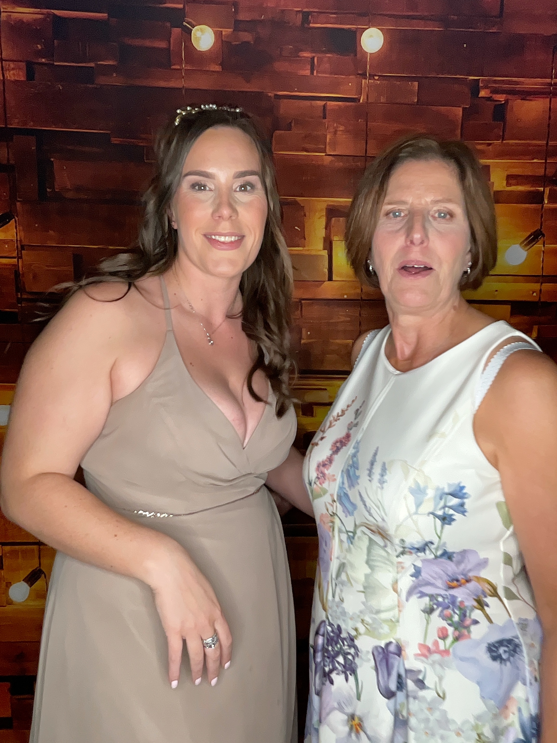 Thomas & Poppy  | View more photos from the event at gallery.magicimages.uk/u/MagicImages/Thomas-Poppy