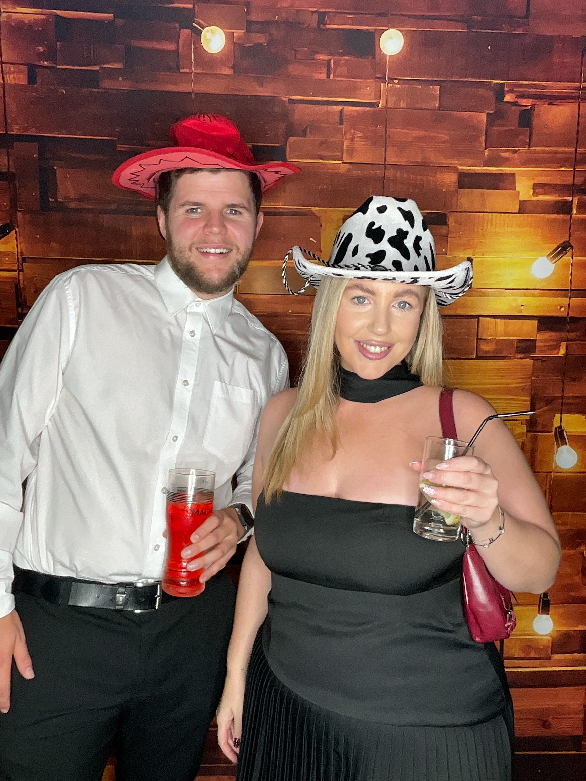 Thomas & Poppy  | View more photos from the event at gallery.magicimages.uk/u/MagicImages/Thomas-Poppy