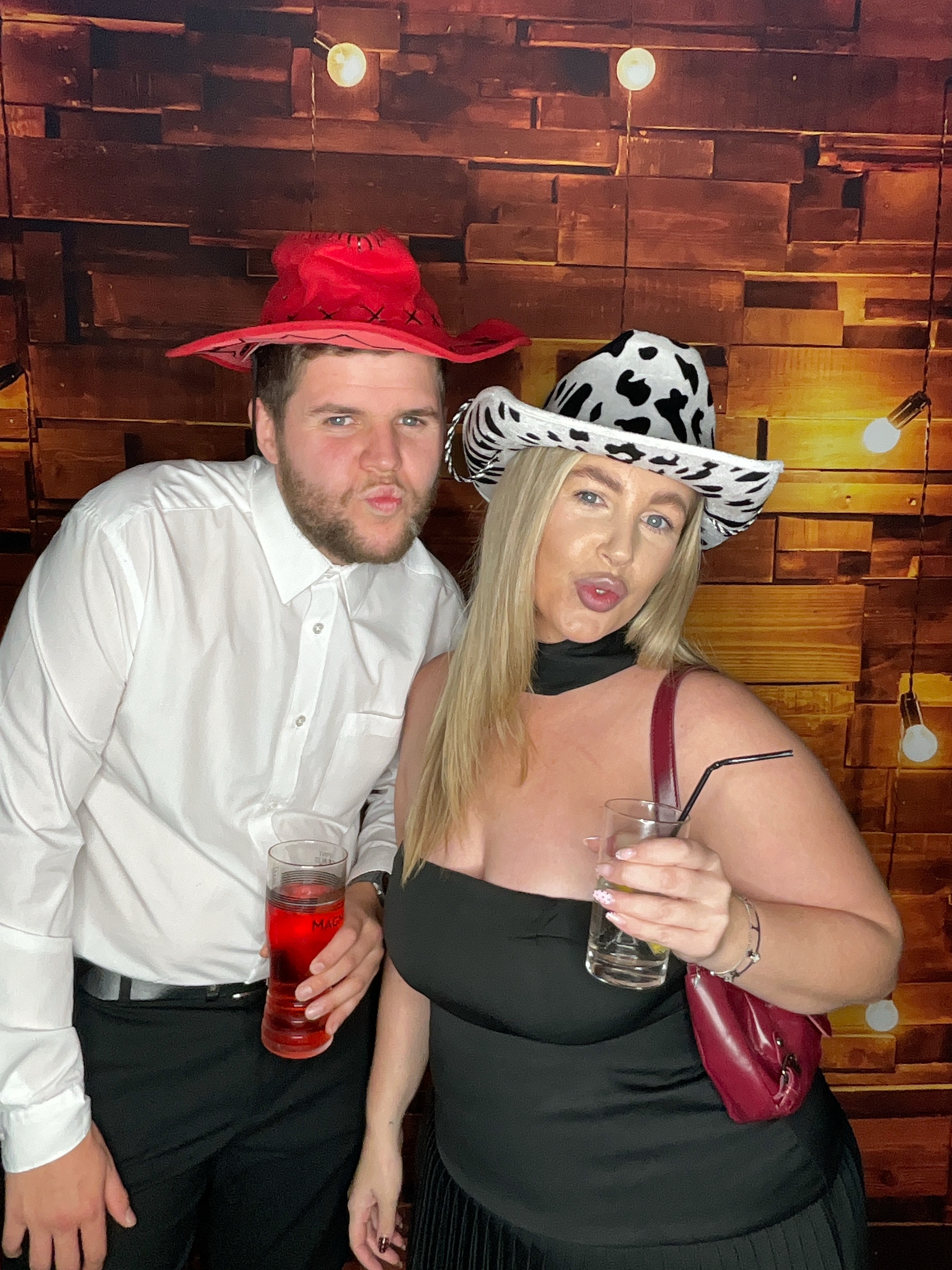 Thomas & Poppy  | View more photos from the event at gallery.magicimages.uk/u/MagicImages/Thomas-Poppy