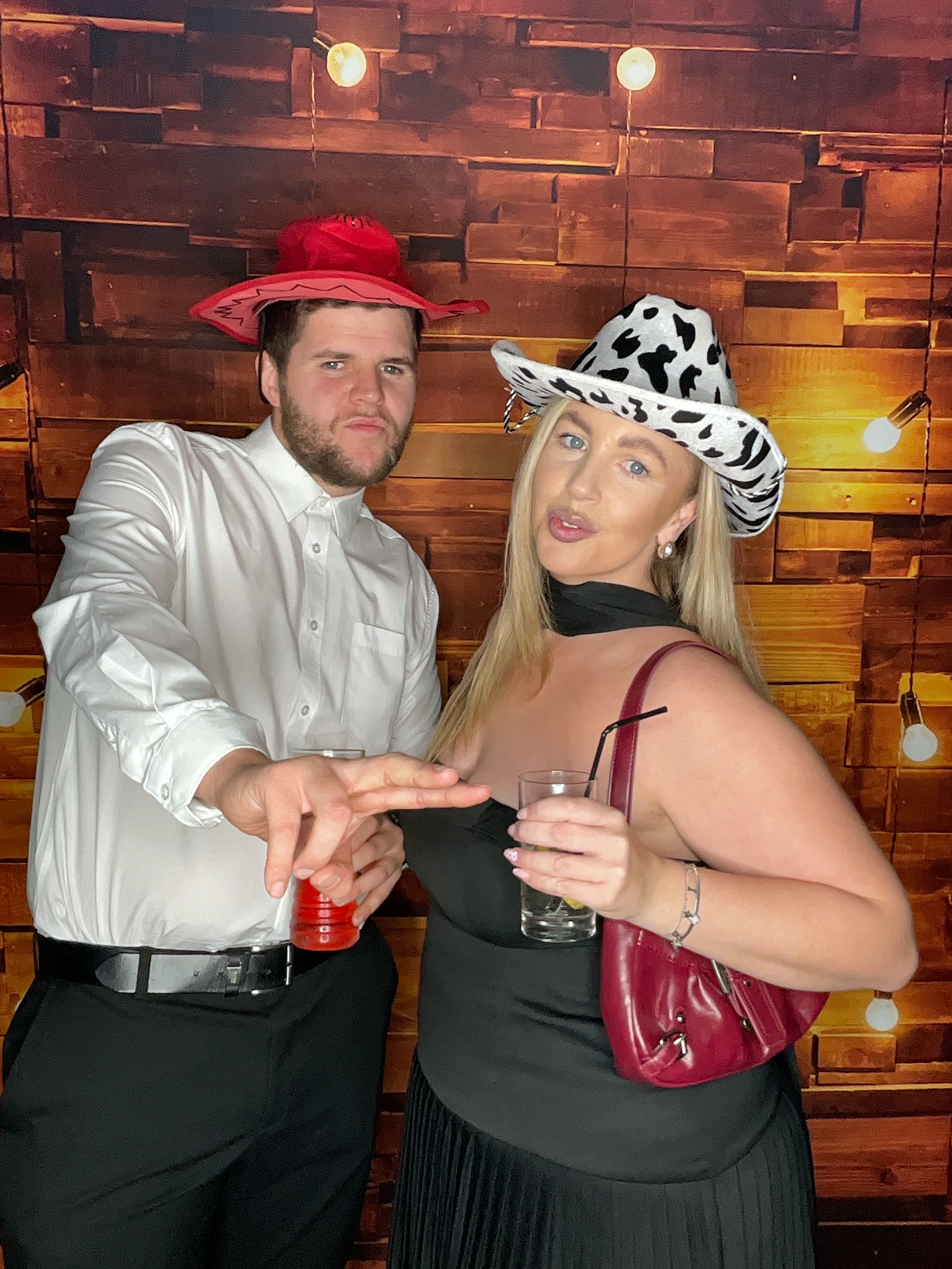 Thomas & Poppy  | View more photos from the event at gallery.magicimages.uk/u/MagicImages/Thomas-Poppy