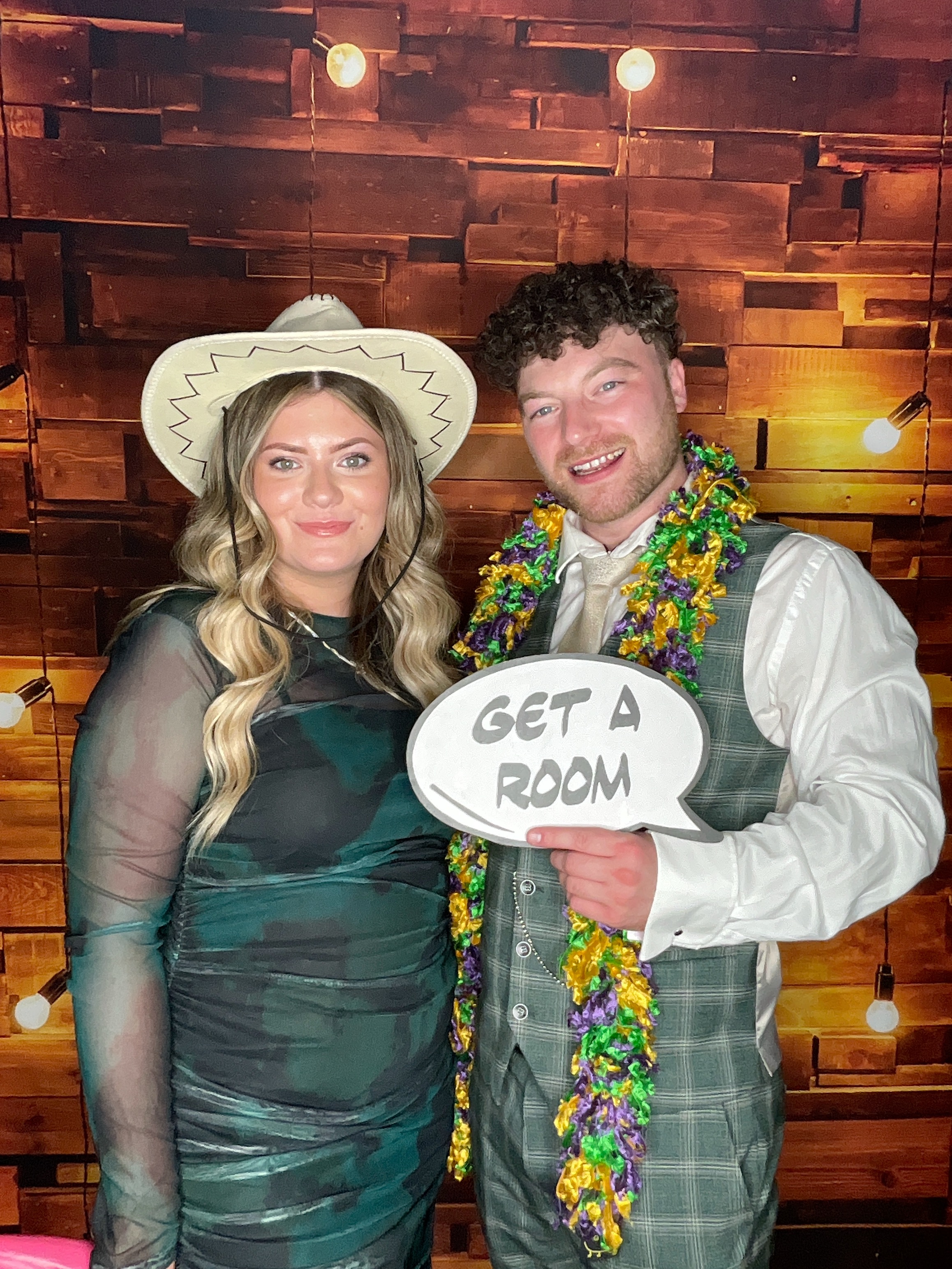 Thomas & Poppy  | View more photos from the event at gallery.magicimages.uk/u/MagicImages/Thomas-Poppy