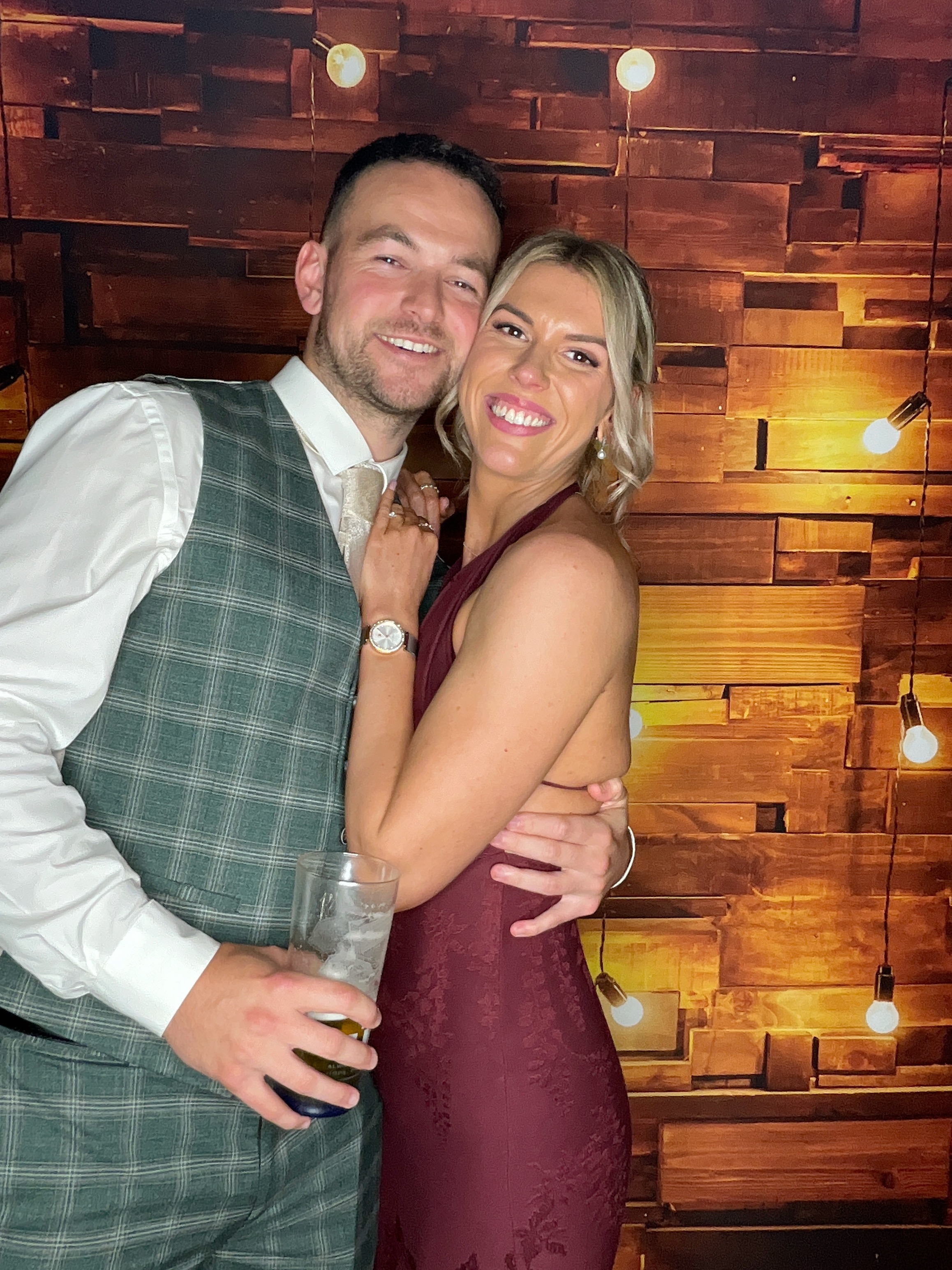 Thomas & Poppy  | View more photos from the event at gallery.magicimages.uk/u/MagicImages/Thomas-Poppy