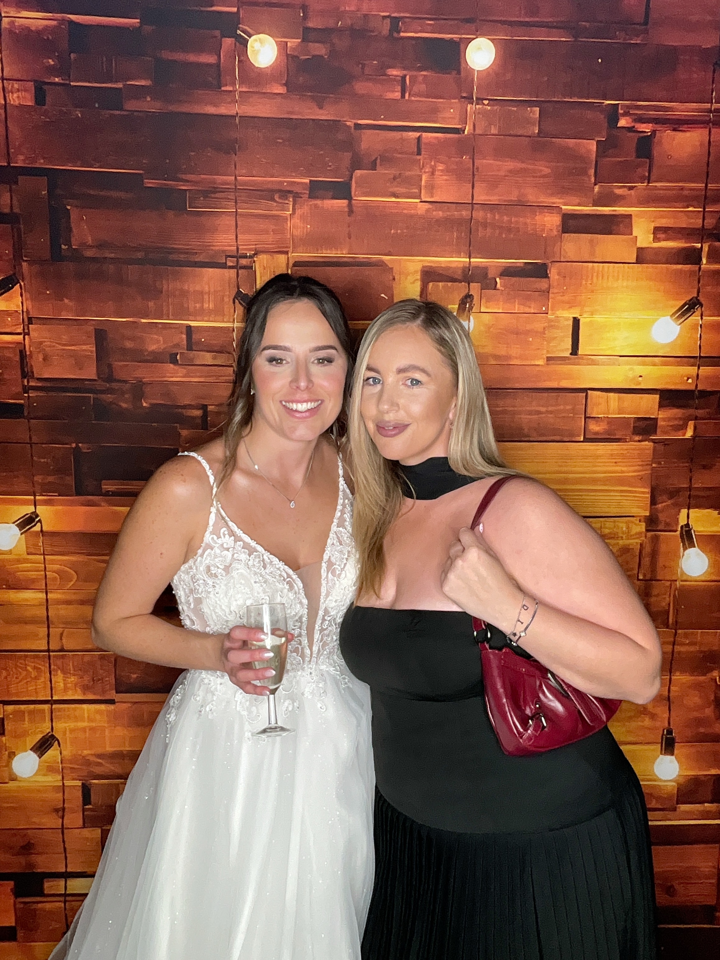 Thomas & Poppy  | View more photos from the event at gallery.magicimages.uk/u/MagicImages/Thomas-Poppy