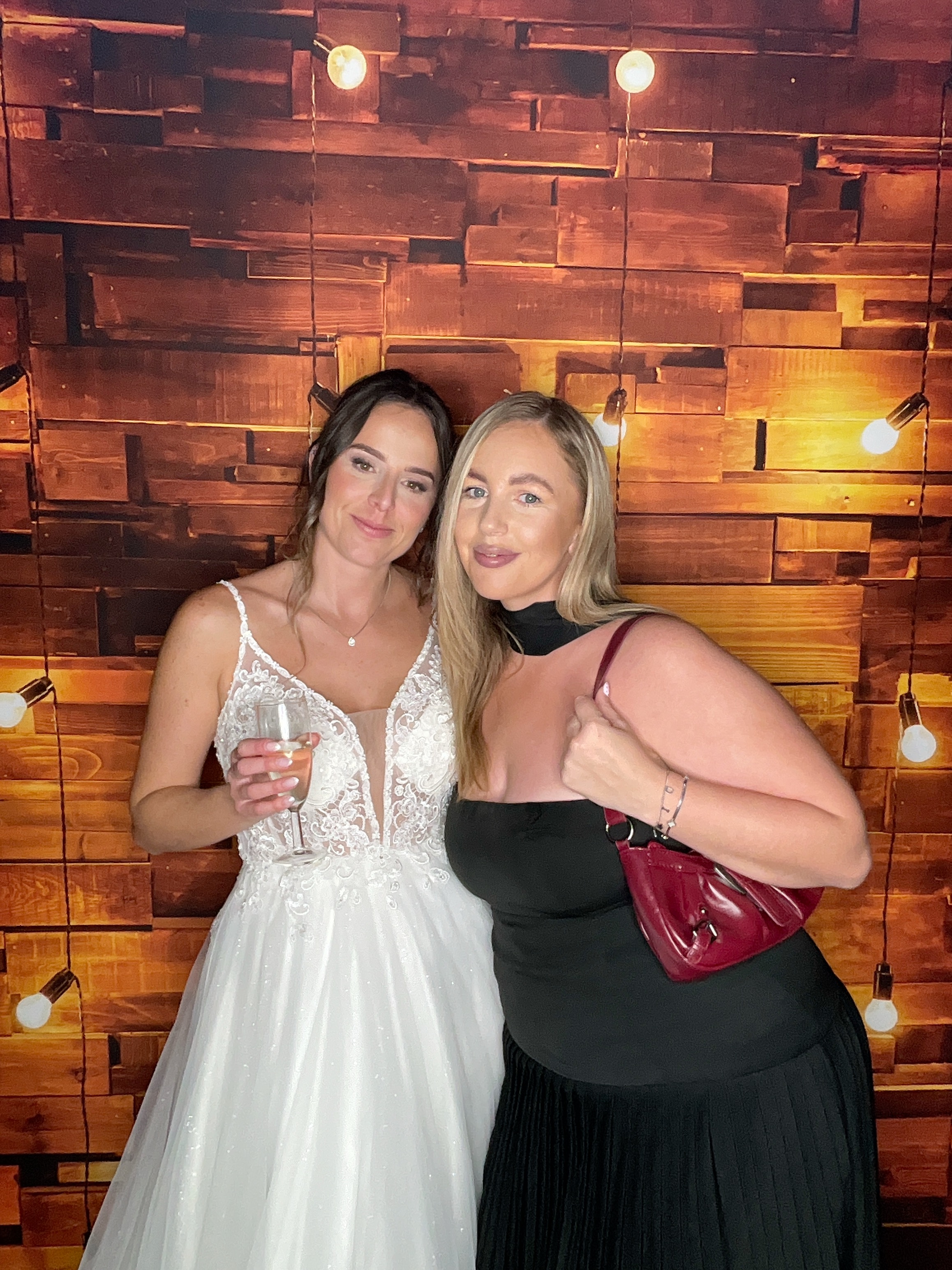 Thomas & Poppy  | View more photos from the event at gallery.magicimages.uk/u/MagicImages/Thomas-Poppy