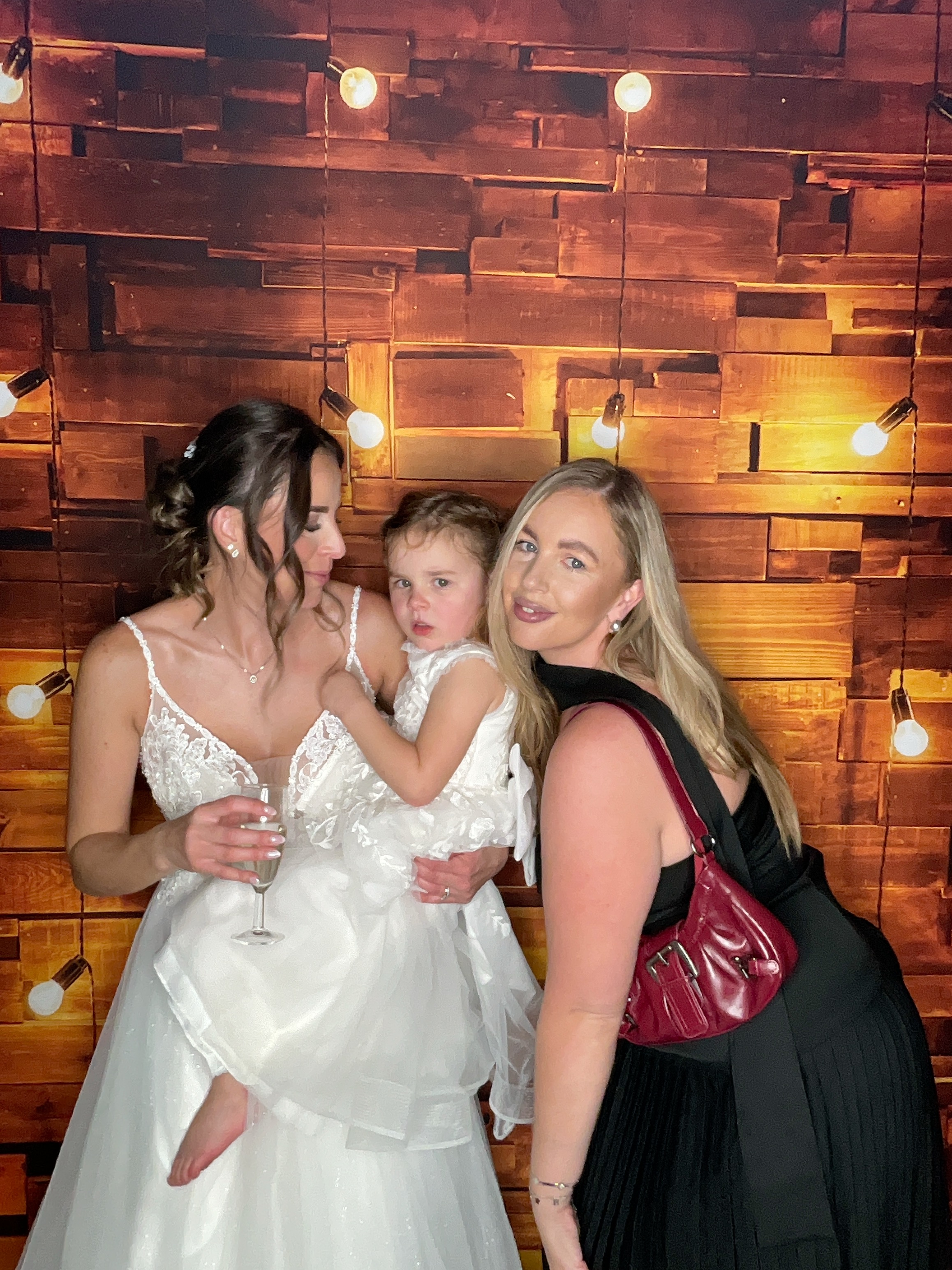 Thomas & Poppy  | View more photos from the event at gallery.magicimages.uk/u/MagicImages/Thomas-Poppy