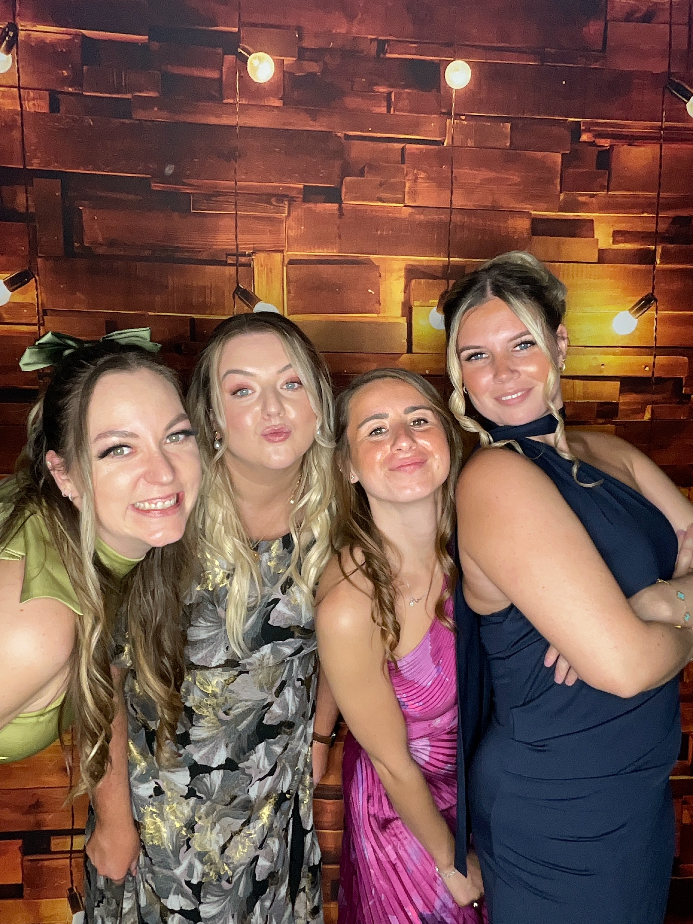 Thomas & Poppy  | View more photos from the event at gallery.magicimages.uk/u/MagicImages/Thomas-Poppy