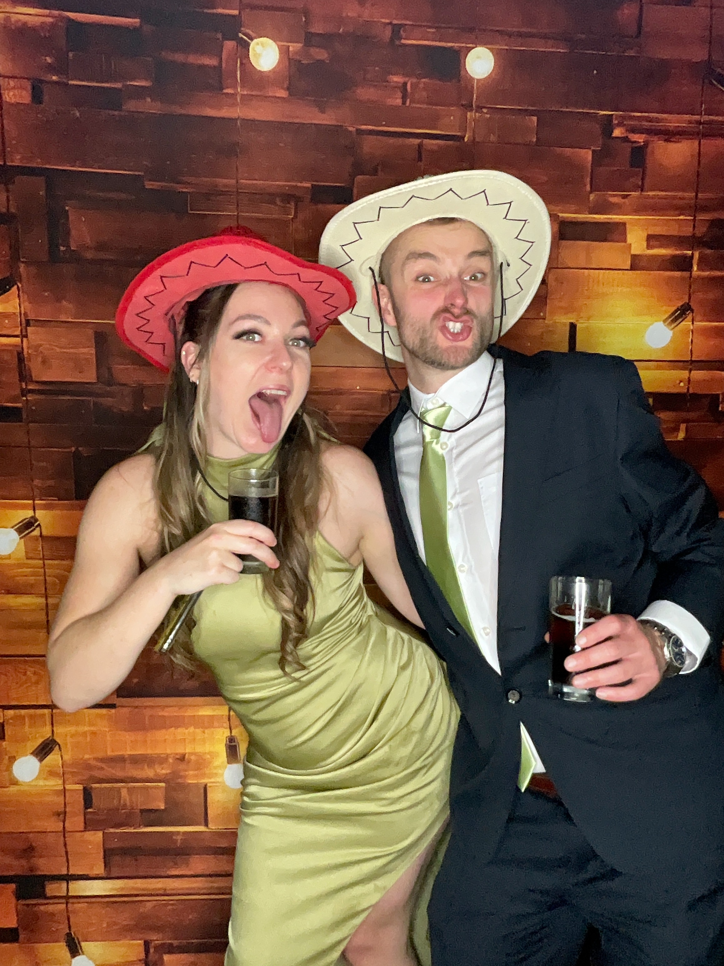 Thomas & Poppy  | View more photos from the event at gallery.magicimages.uk/u/MagicImages/Thomas-Poppy