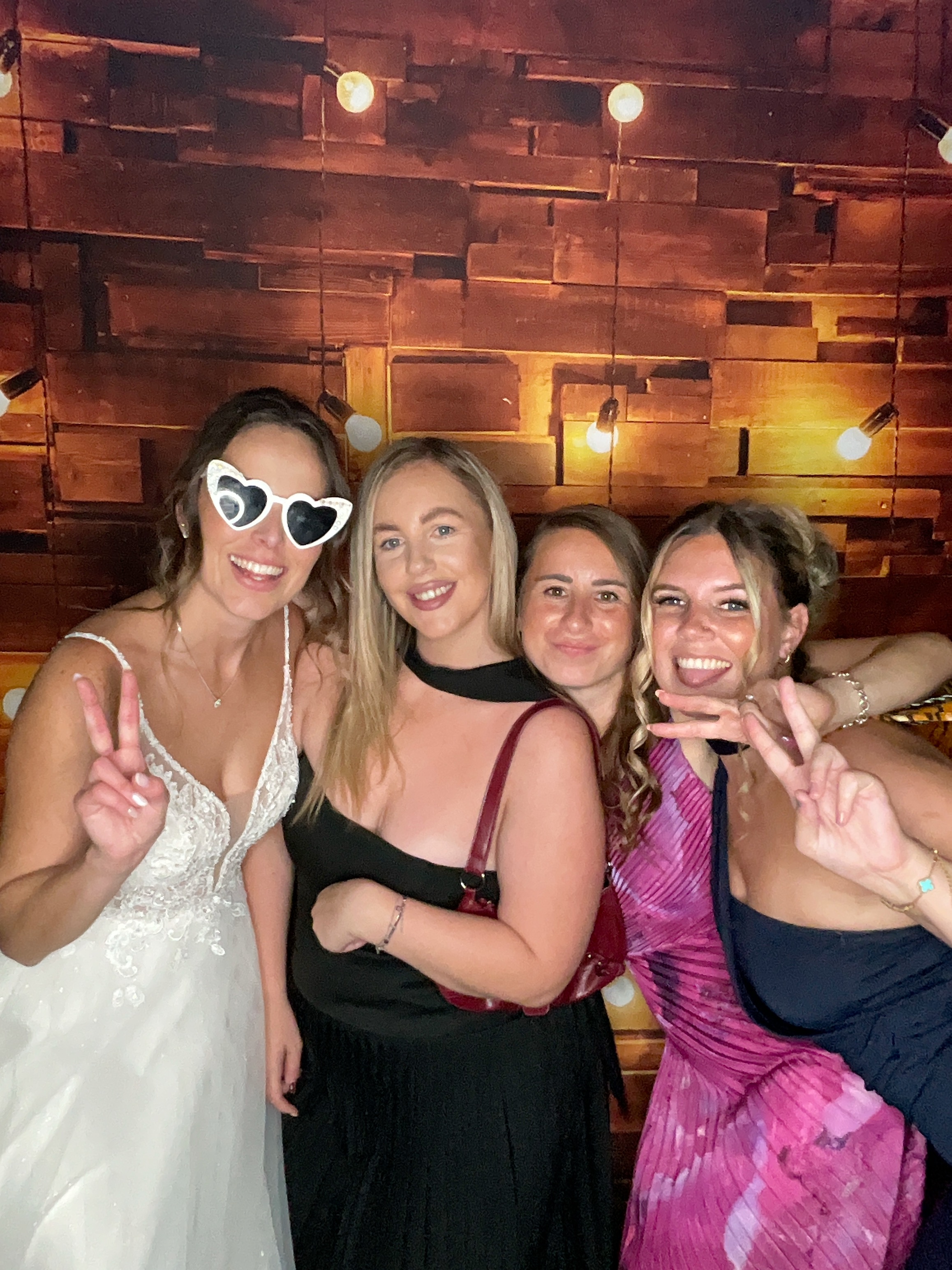 Thomas & Poppy  | View more photos from the event at gallery.magicimages.uk/u/MagicImages/Thomas-Poppy