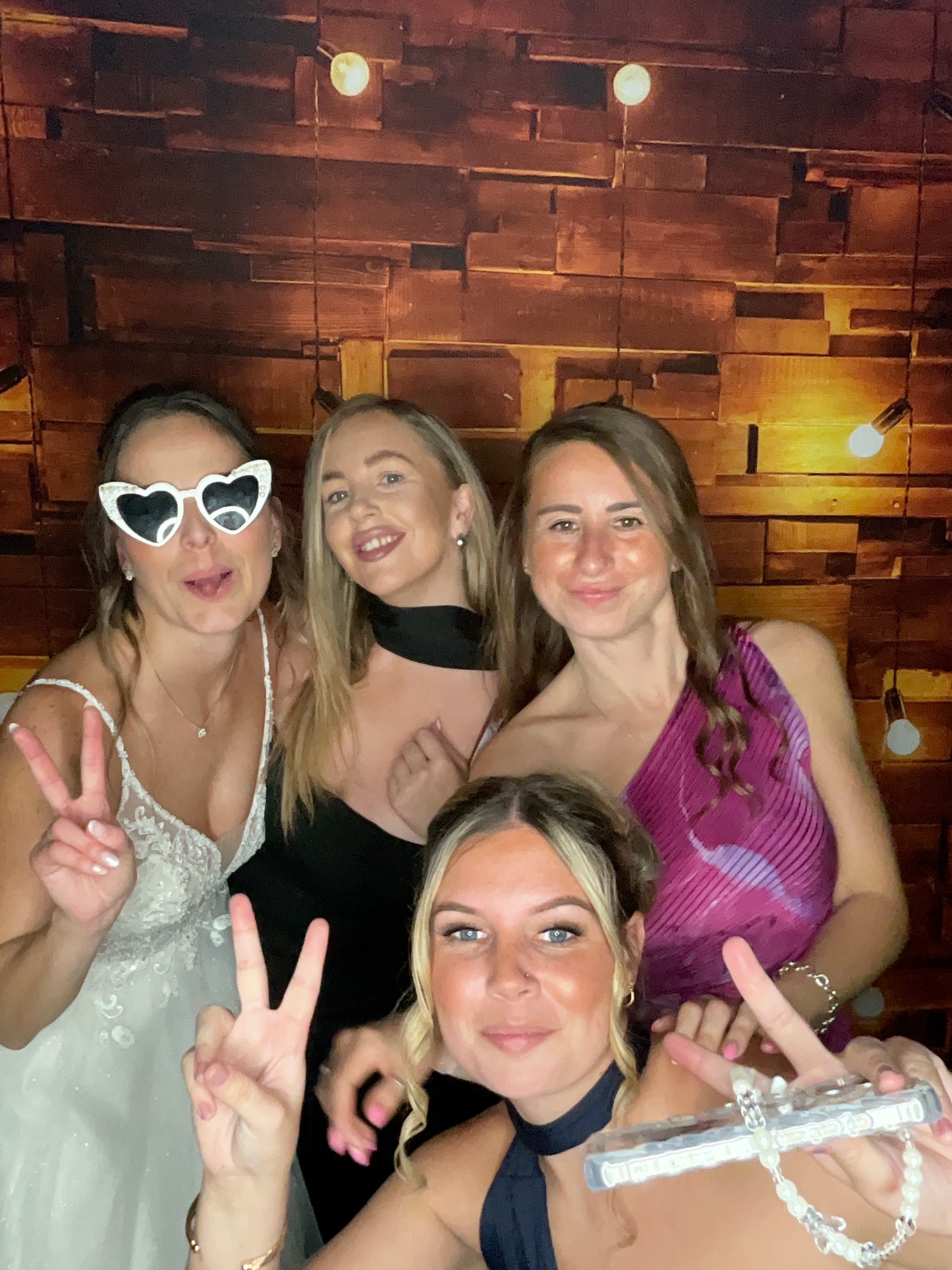 Thomas & Poppy  | View more photos from the event at gallery.magicimages.uk/u/MagicImages/Thomas-Poppy