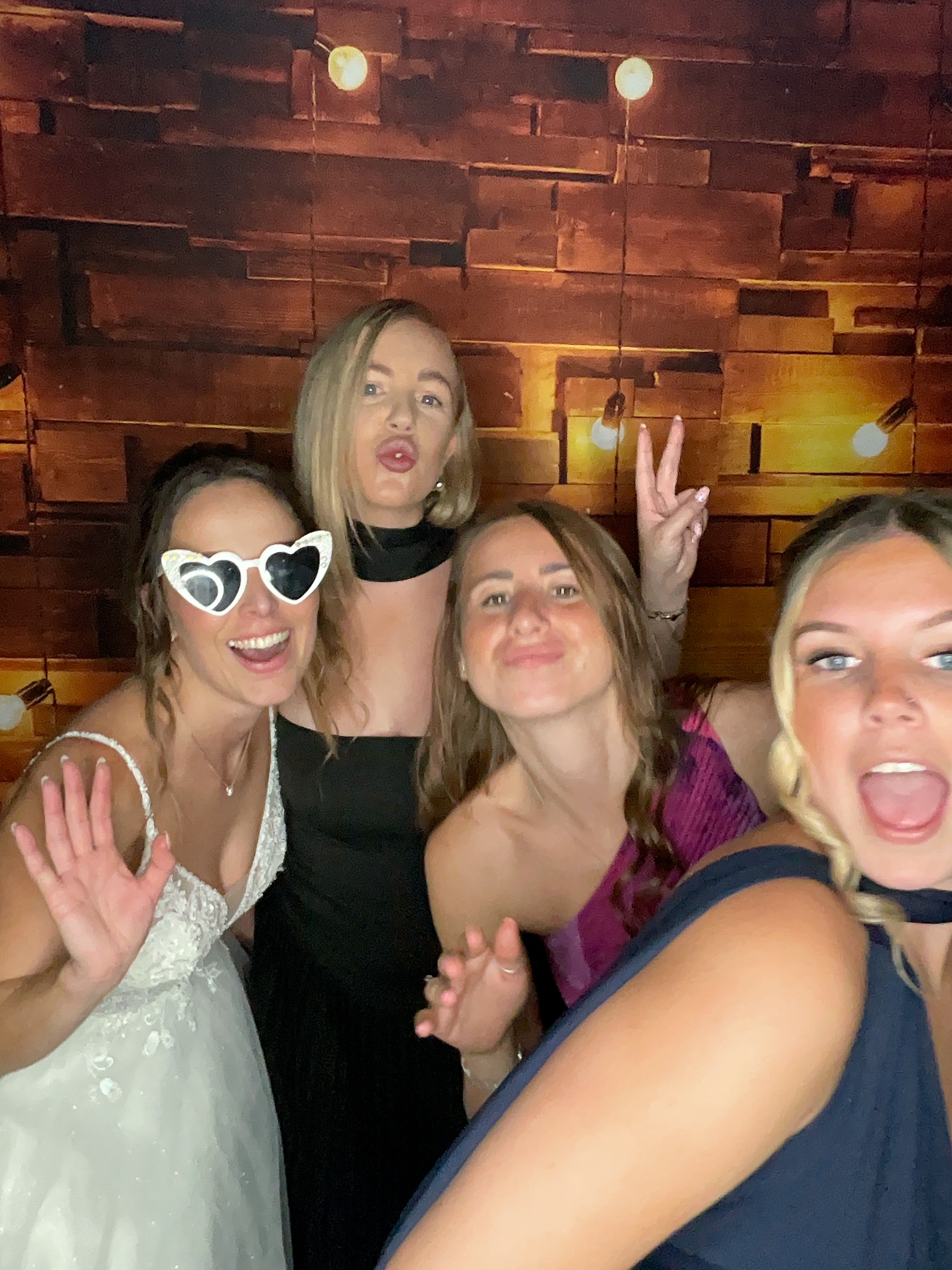 Thomas & Poppy  | View more photos from the event at gallery.magicimages.uk/u/MagicImages/Thomas-Poppy