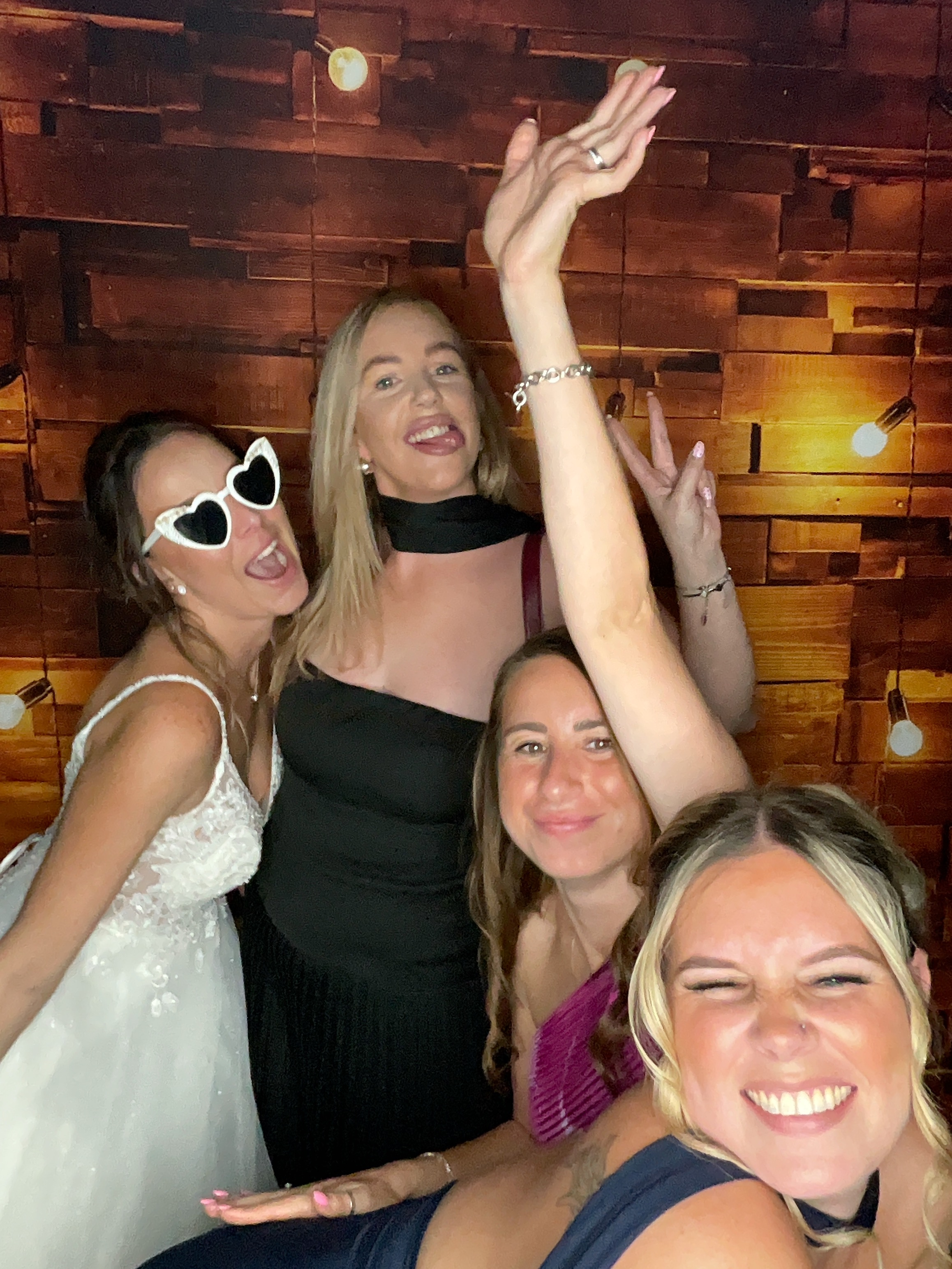 Thomas & Poppy  | View more photos from the event at gallery.magicimages.uk/u/MagicImages/Thomas-Poppy