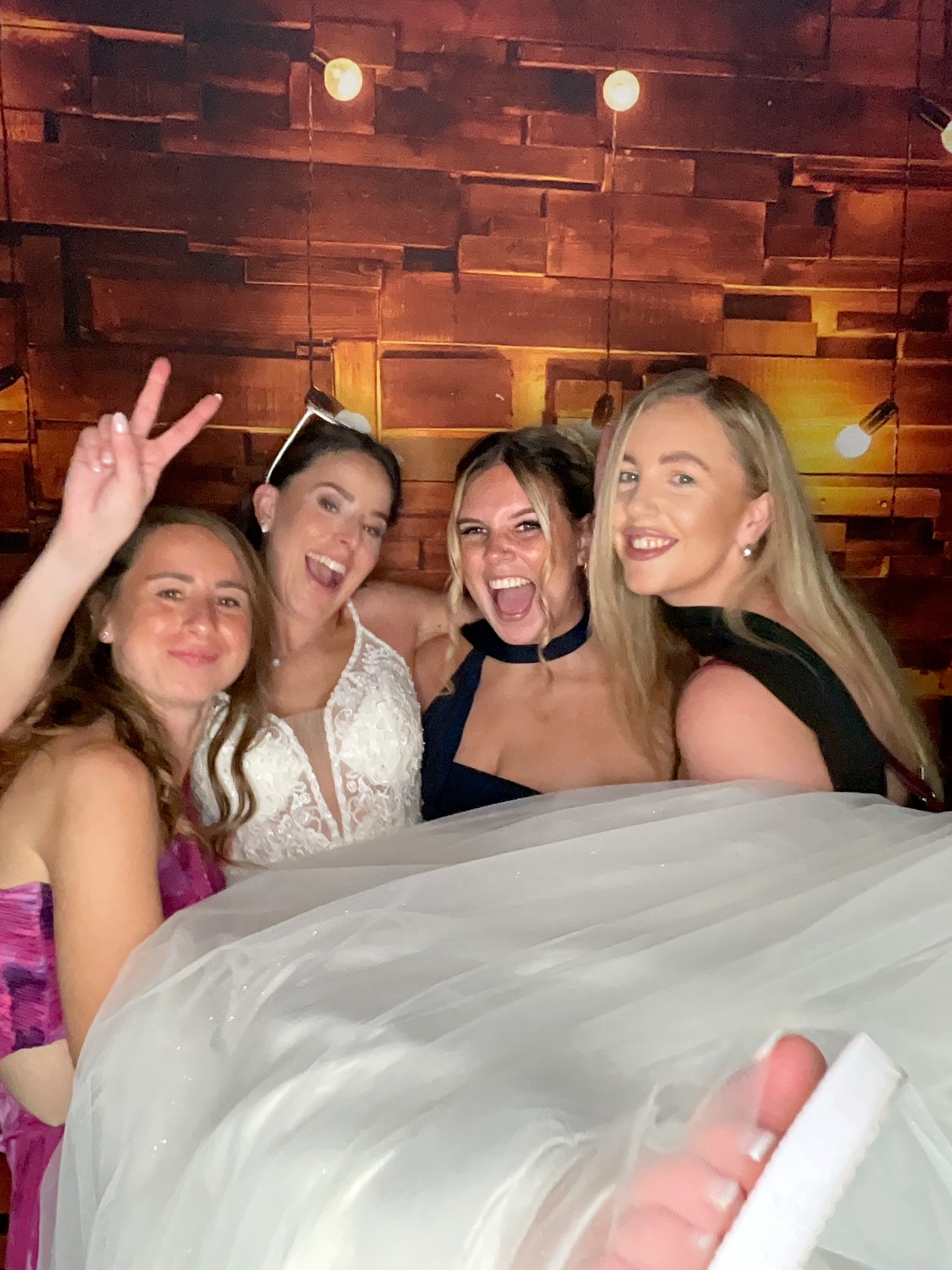 Thomas & Poppy  | View more photos from the event at gallery.magicimages.uk/u/MagicImages/Thomas-Poppy