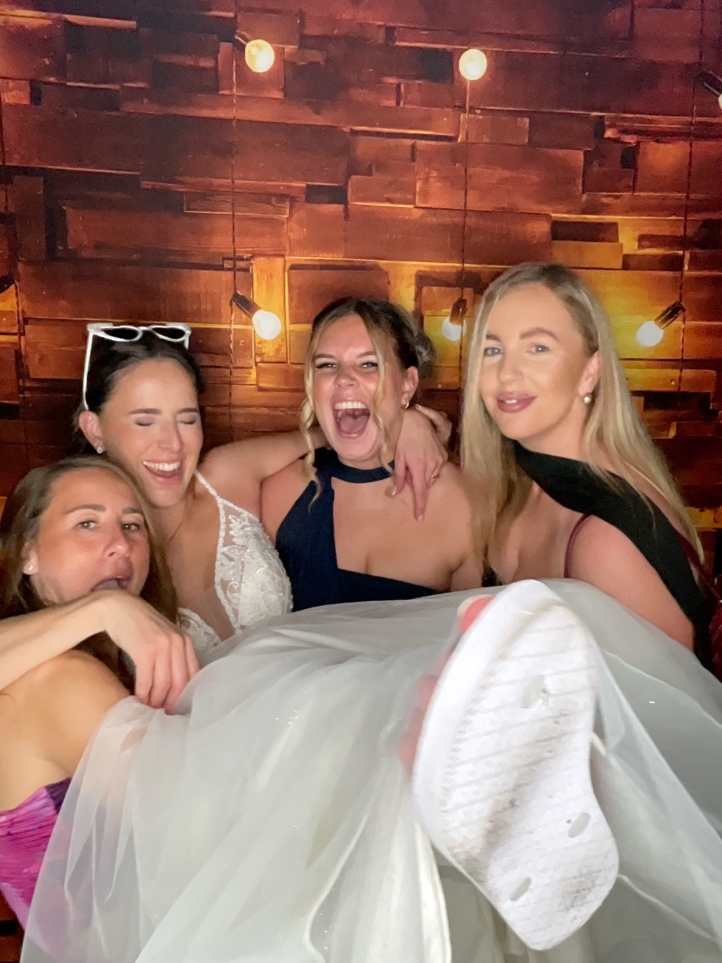 Thomas & Poppy  | View more photos from the event at gallery.magicimages.uk/u/MagicImages/Thomas-Poppy