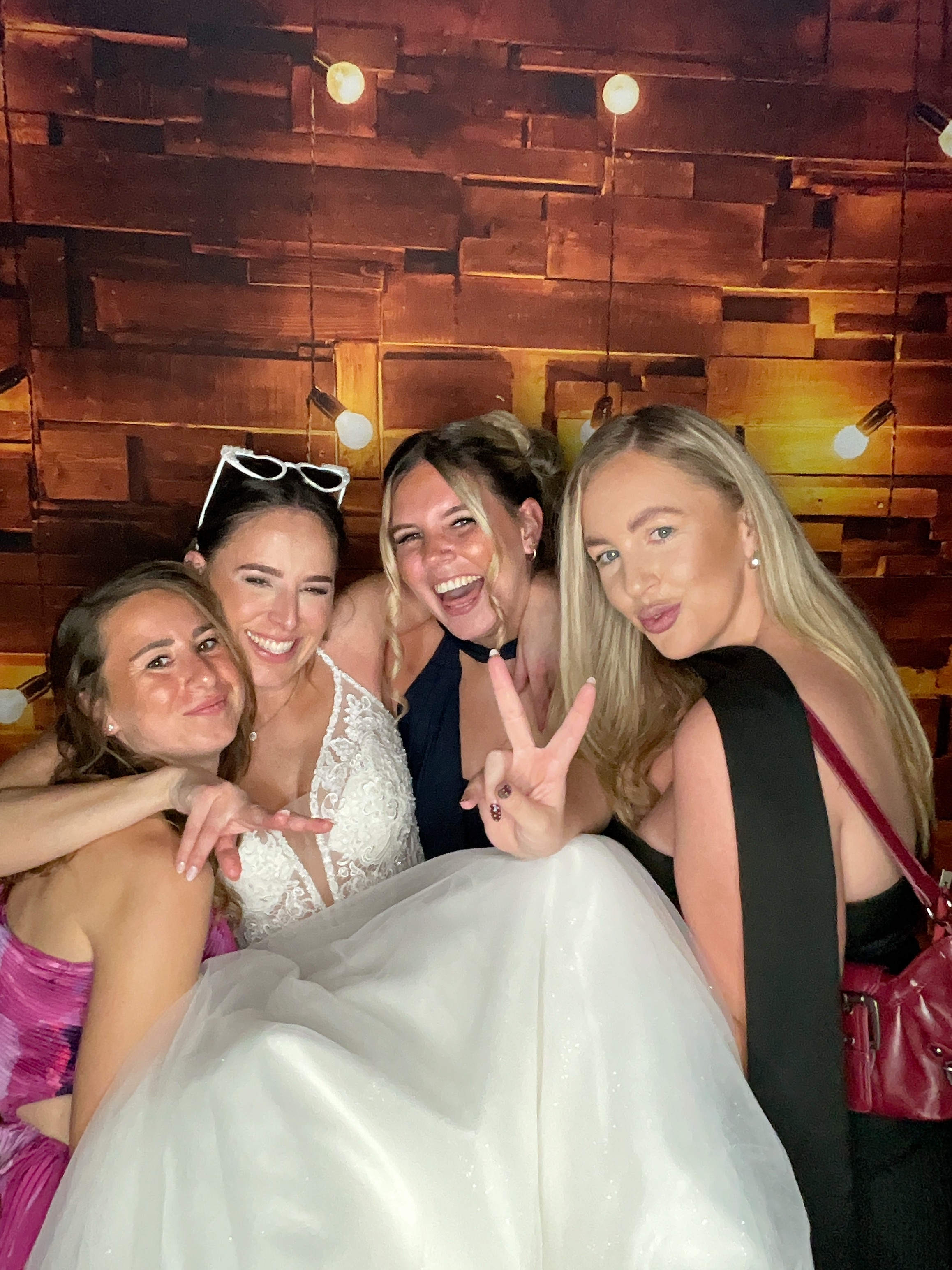 Thomas & Poppy  | View more photos from the event at gallery.magicimages.uk/u/MagicImages/Thomas-Poppy