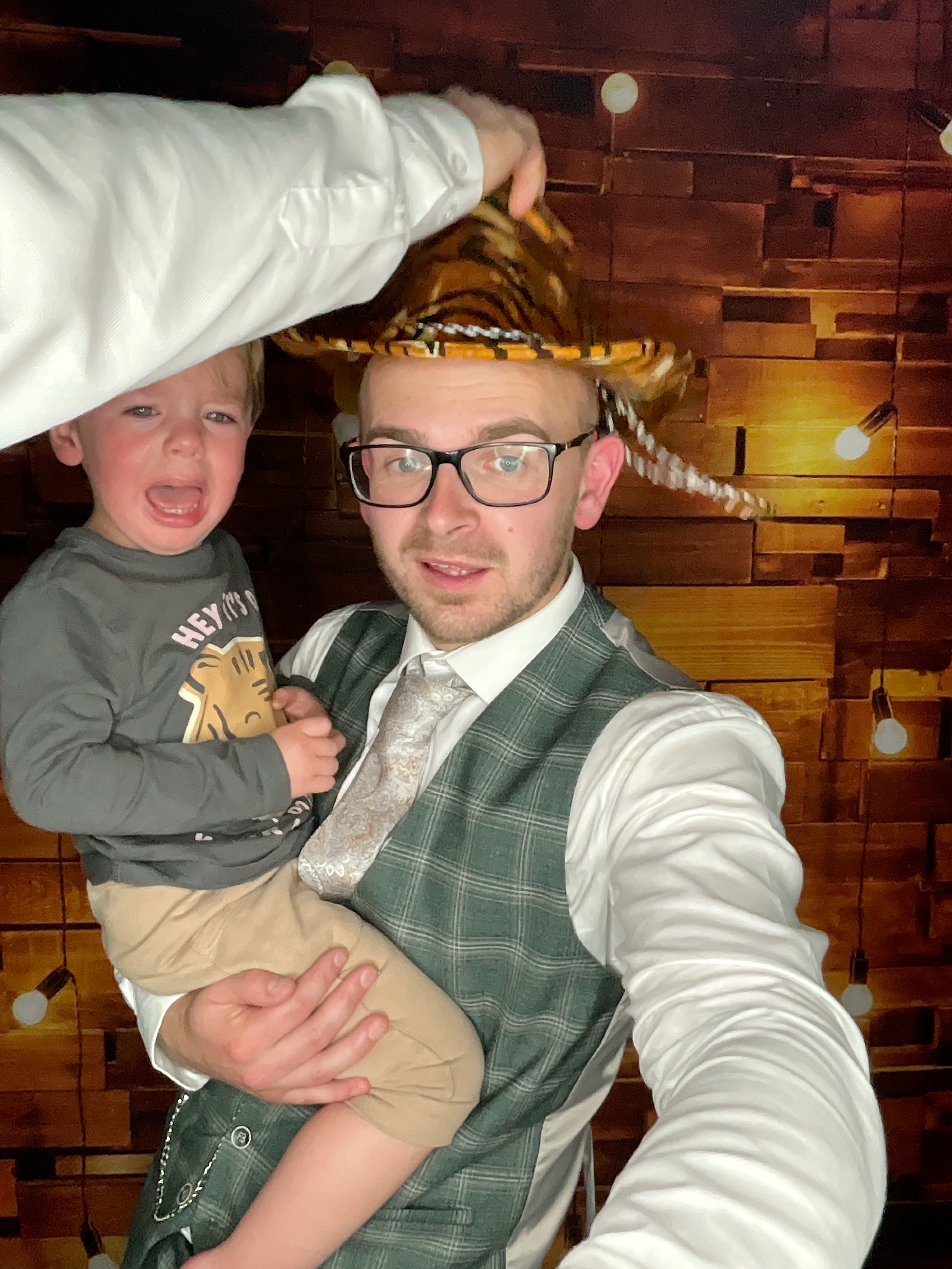 Thomas & Poppy  | View more photos from the event at gallery.magicimages.uk/u/MagicImages/Thomas-Poppy