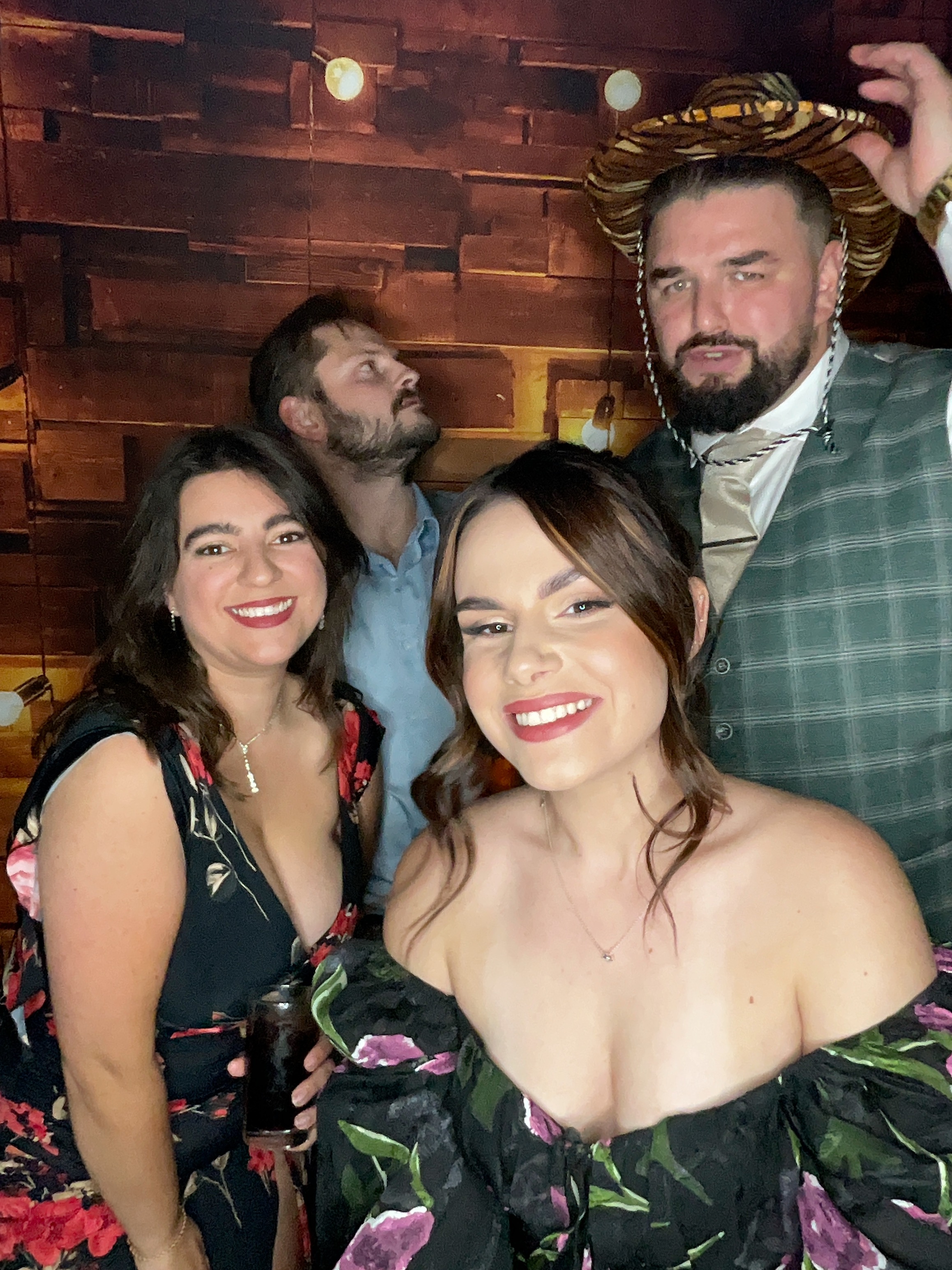 Thomas & Poppy  | View more photos from the event at gallery.magicimages.uk/u/MagicImages/Thomas-Poppy