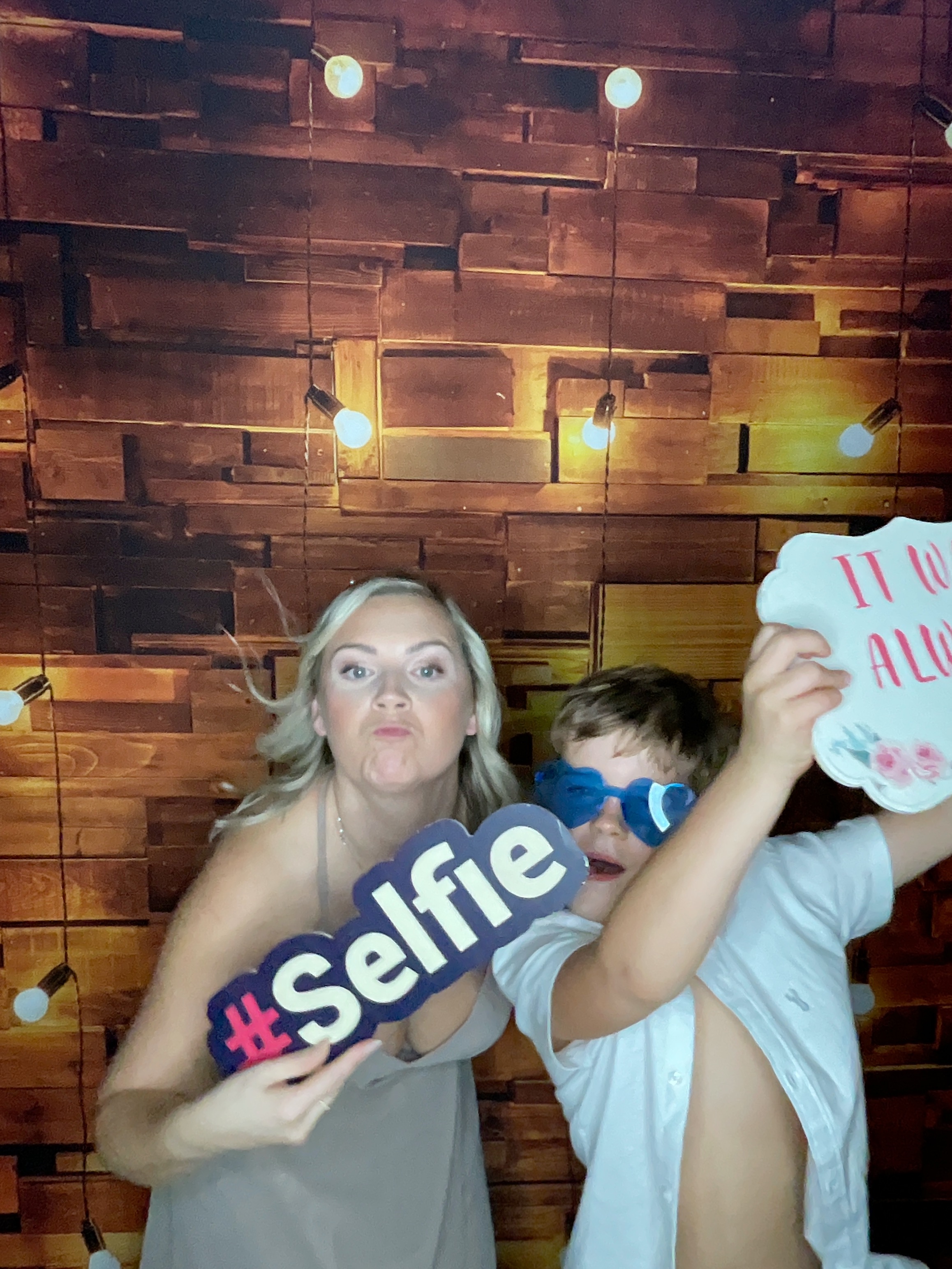 Thomas & Poppy  | View more photos from the event at gallery.magicimages.uk/u/MagicImages/Thomas-Poppy