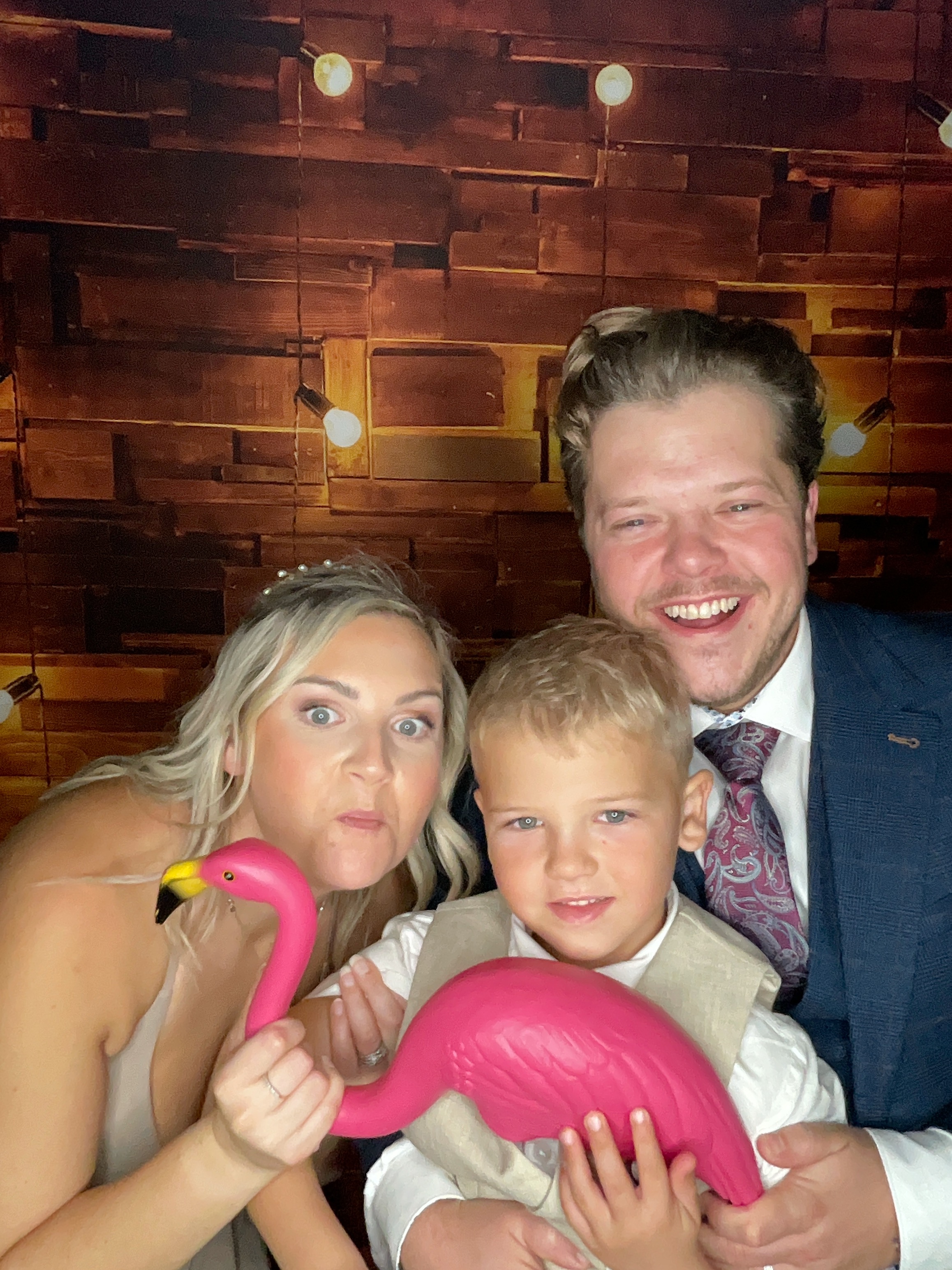 Thomas & Poppy  | View more photos from the event at gallery.magicimages.uk/u/MagicImages/Thomas-Poppy