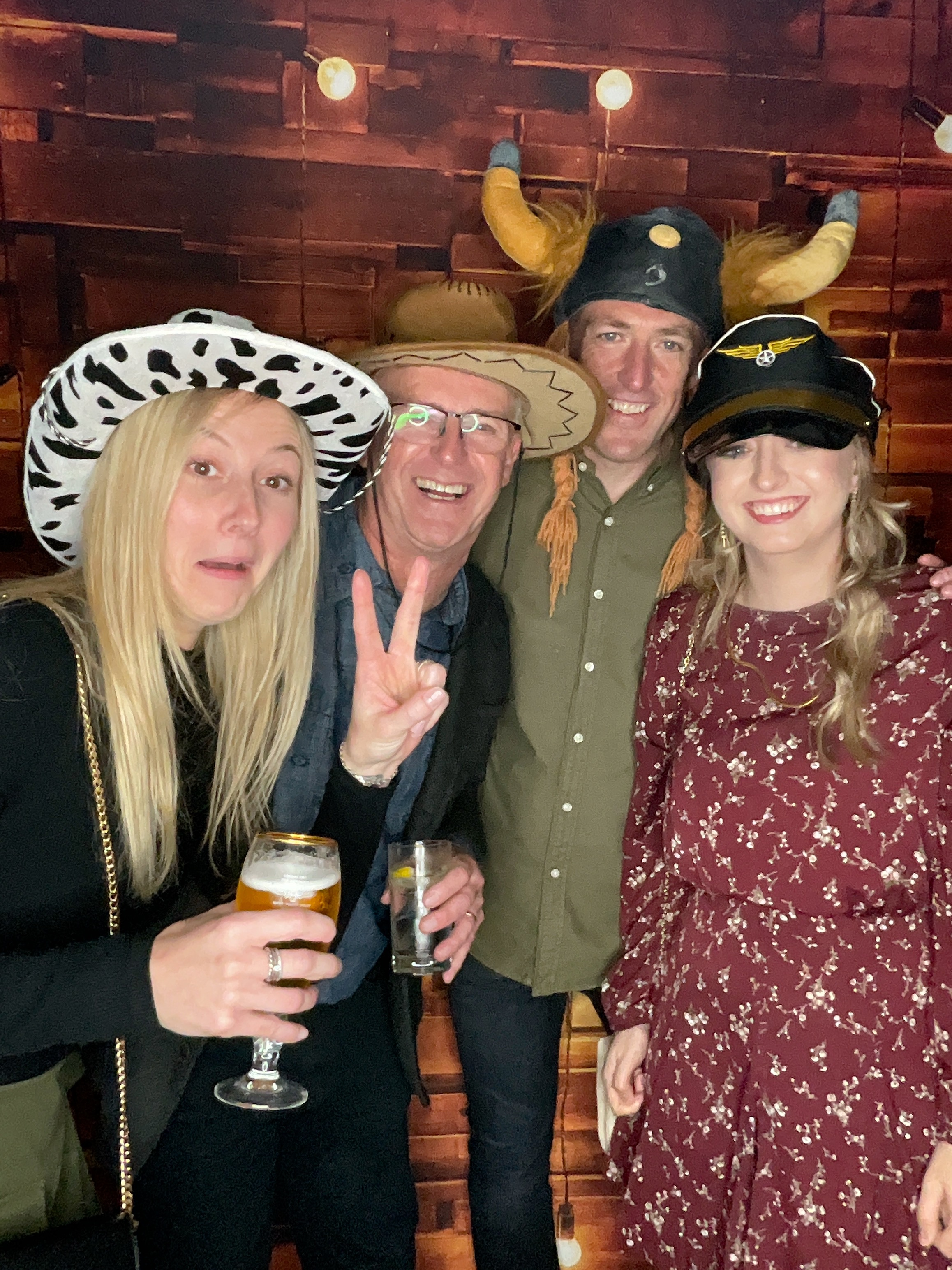 Thomas & Poppy  | View more photos from the event at gallery.magicimages.uk/u/MagicImages/Thomas-Poppy