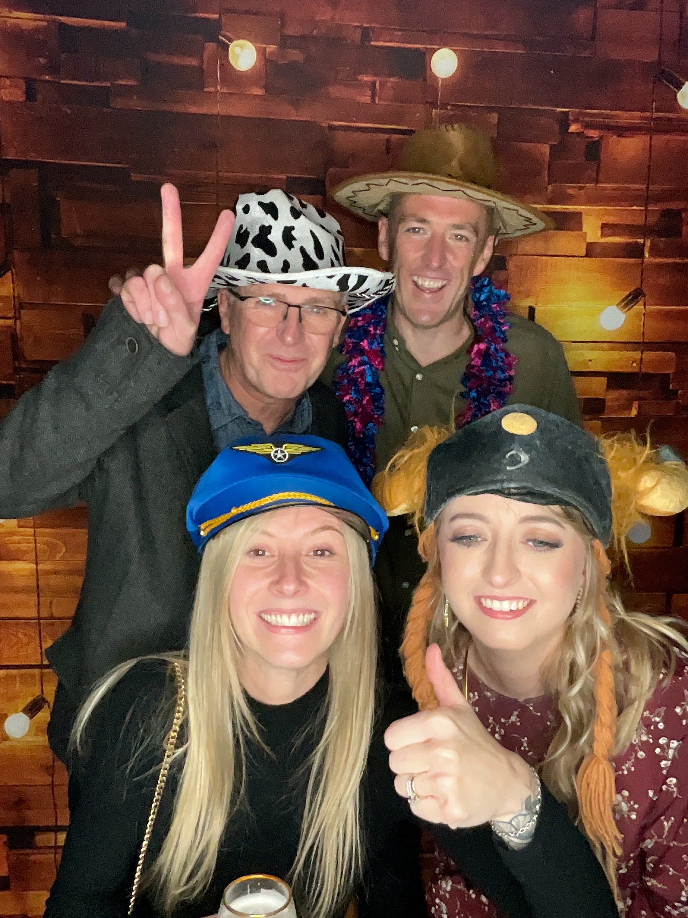 Thomas & Poppy  | View more photos from the event at gallery.magicimages.uk/u/MagicImages/Thomas-Poppy