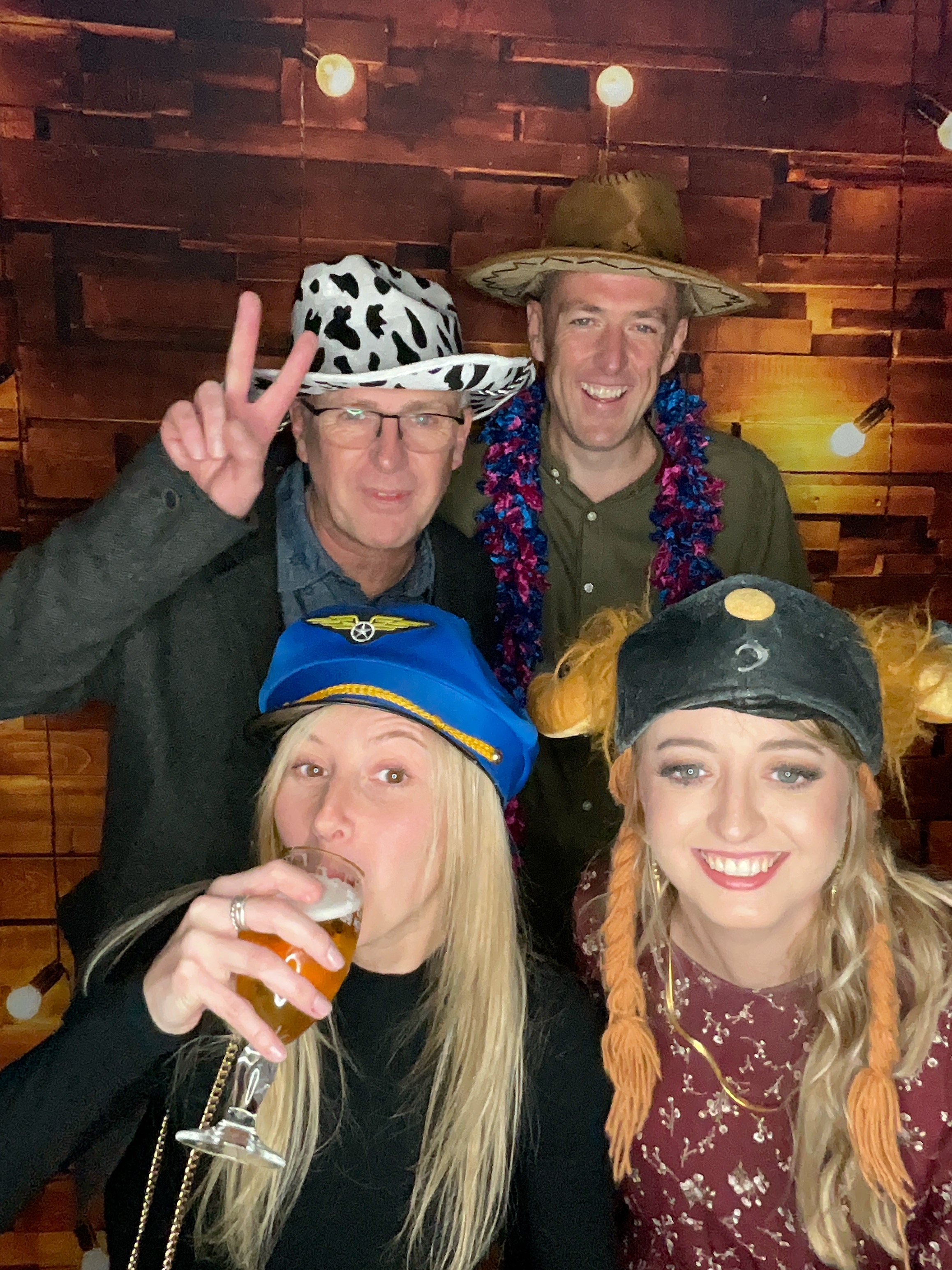 Thomas & Poppy  | View more photos from the event at gallery.magicimages.uk/u/MagicImages/Thomas-Poppy