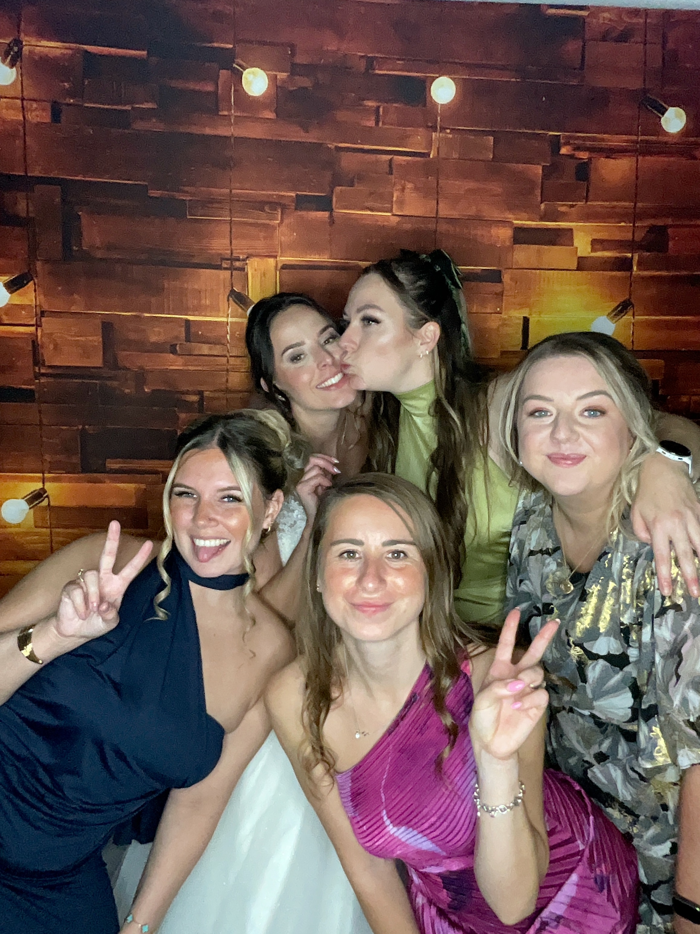 Thomas & Poppy  | View more photos from the event at gallery.magicimages.uk/u/MagicImages/Thomas-Poppy