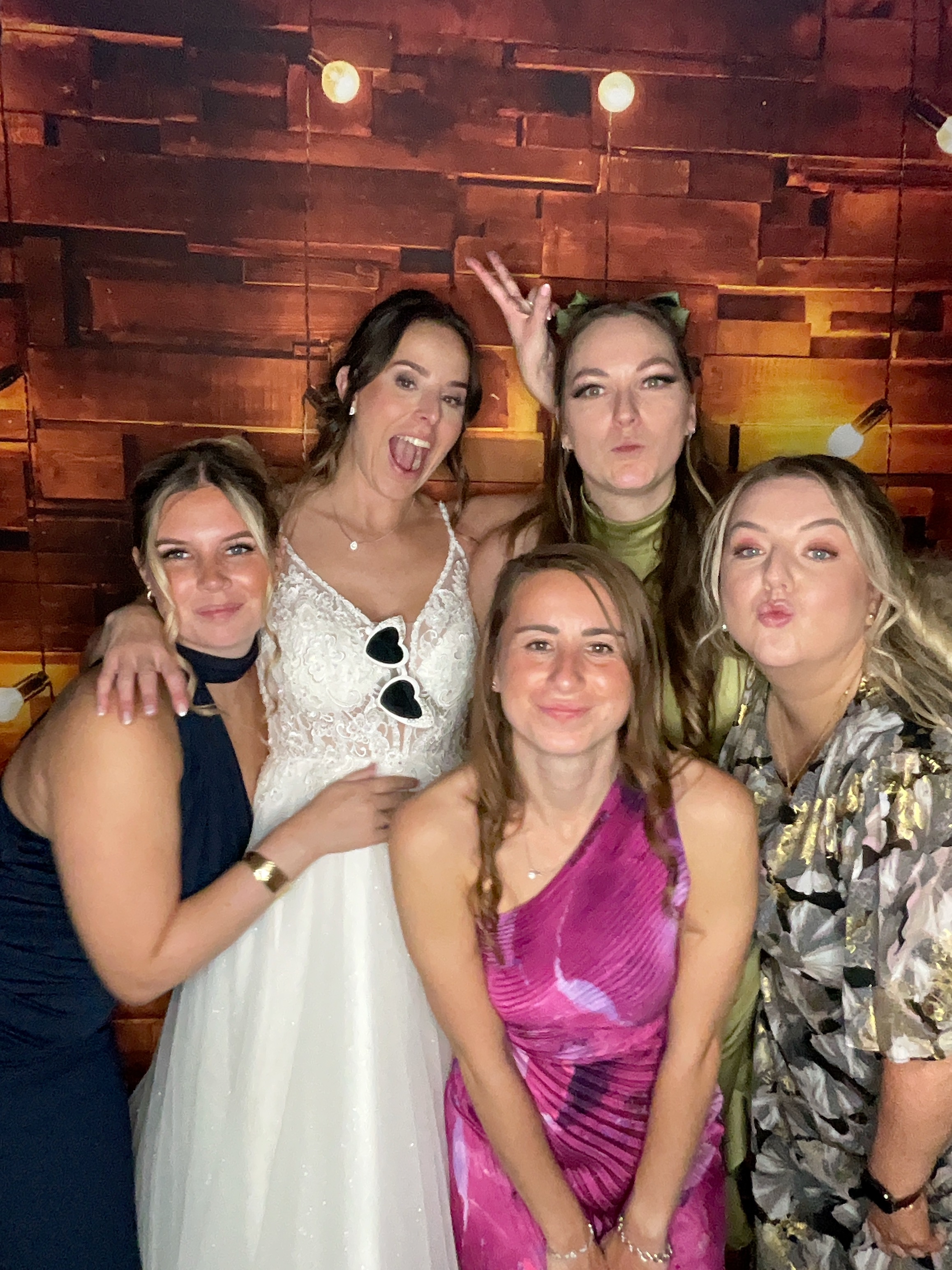 Thomas & Poppy  | View more photos from the event at gallery.magicimages.uk/u/MagicImages/Thomas-Poppy