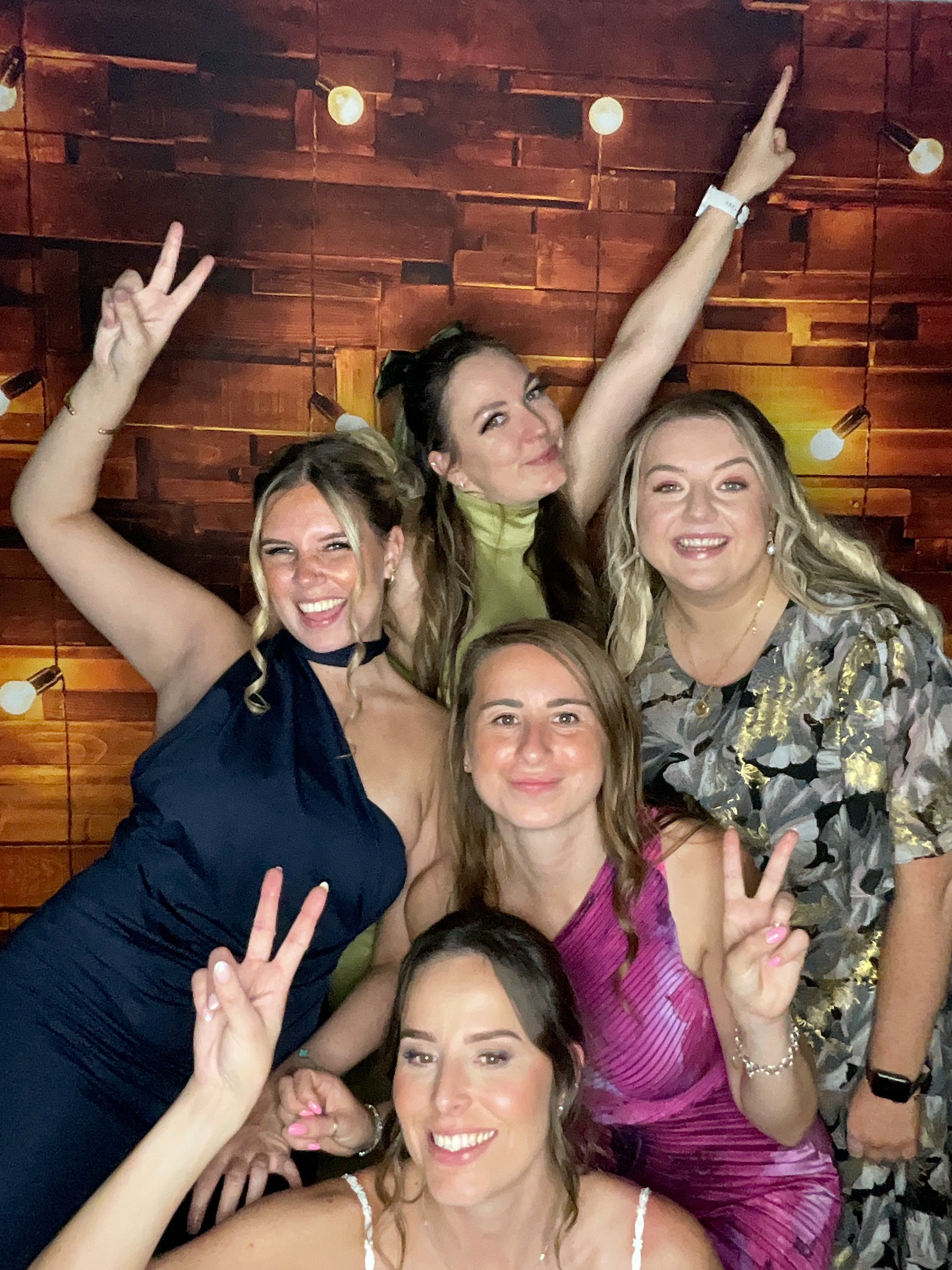 Thomas & Poppy  | View more photos from the event at gallery.magicimages.uk/u/MagicImages/Thomas-Poppy