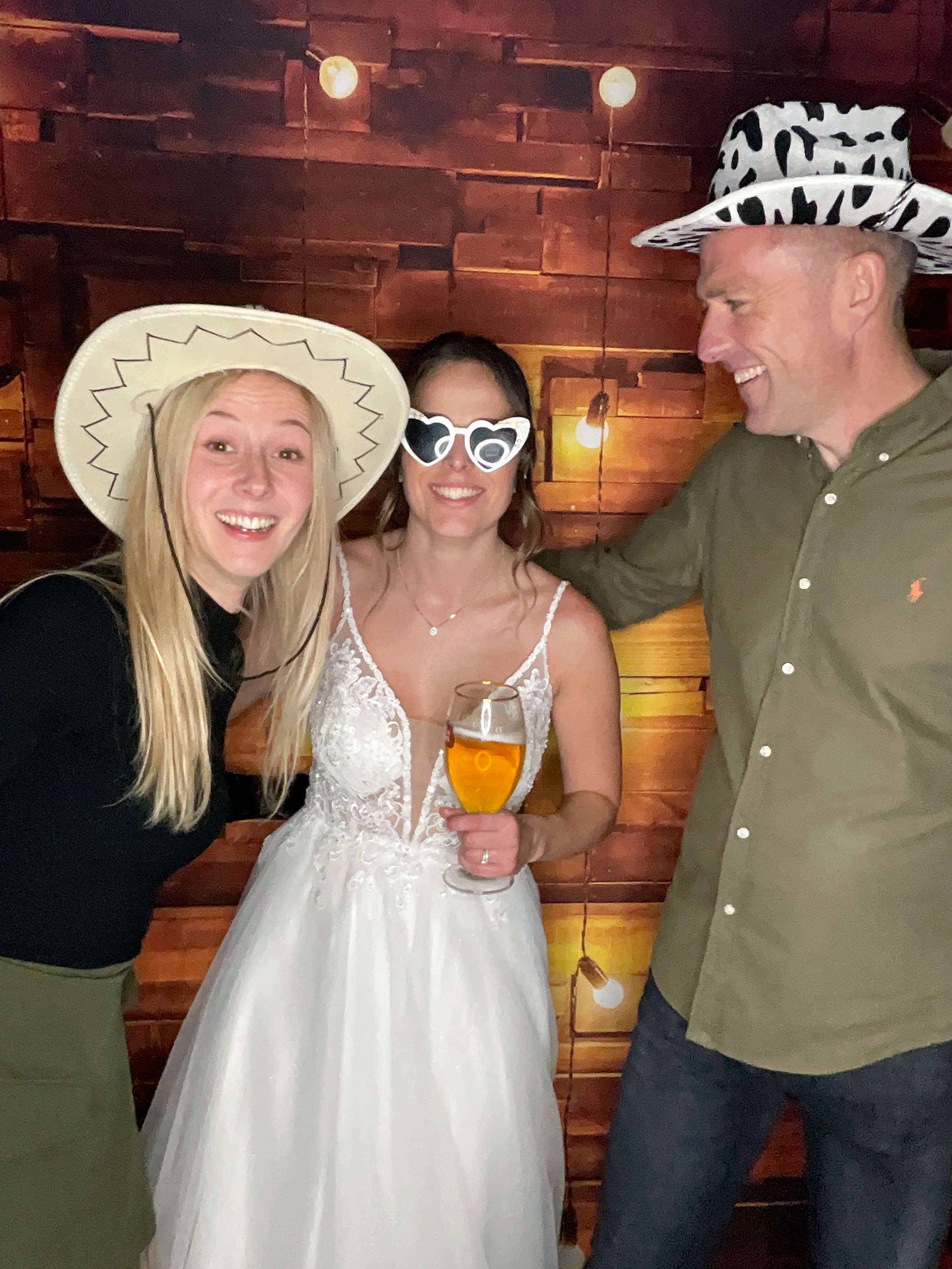 Thomas & Poppy  | View more photos from the event at gallery.magicimages.uk/u/MagicImages/Thomas-Poppy