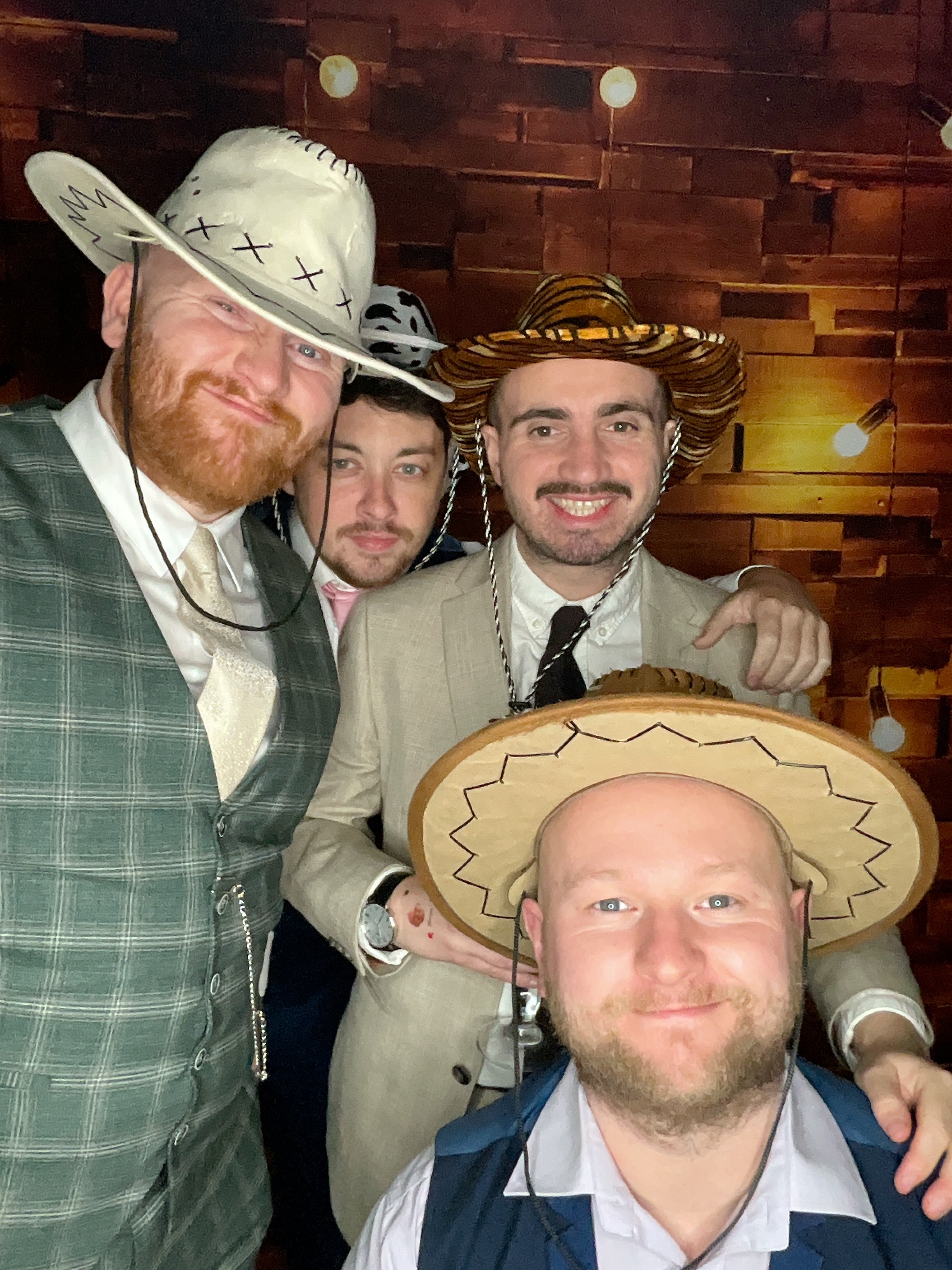 Thomas & Poppy  | View more photos from the event at gallery.magicimages.uk/u/MagicImages/Thomas-Poppy