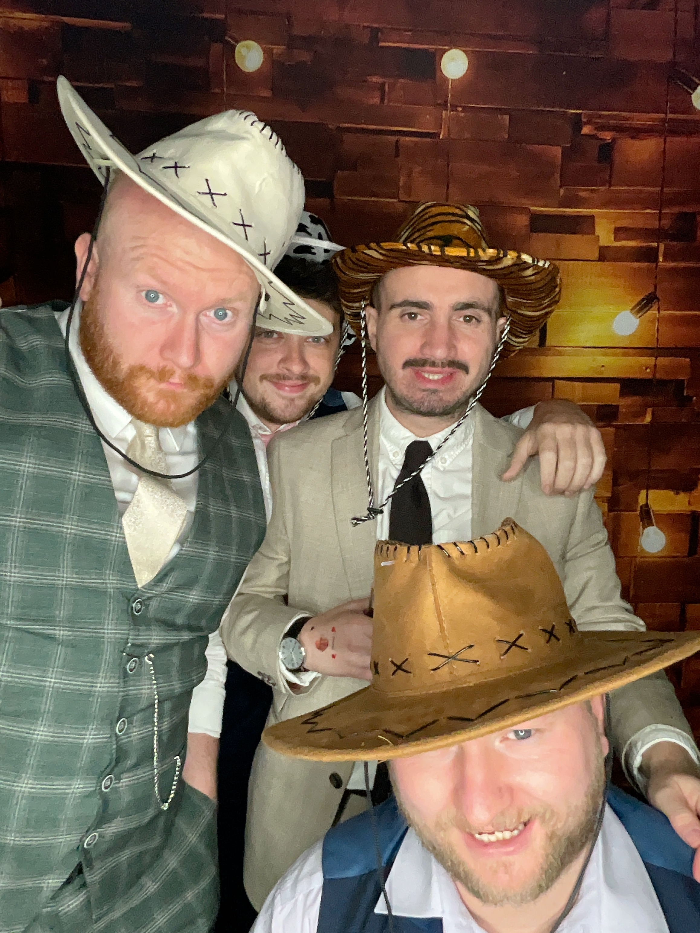 Thomas & Poppy  | View more photos from the event at gallery.magicimages.uk/u/MagicImages/Thomas-Poppy