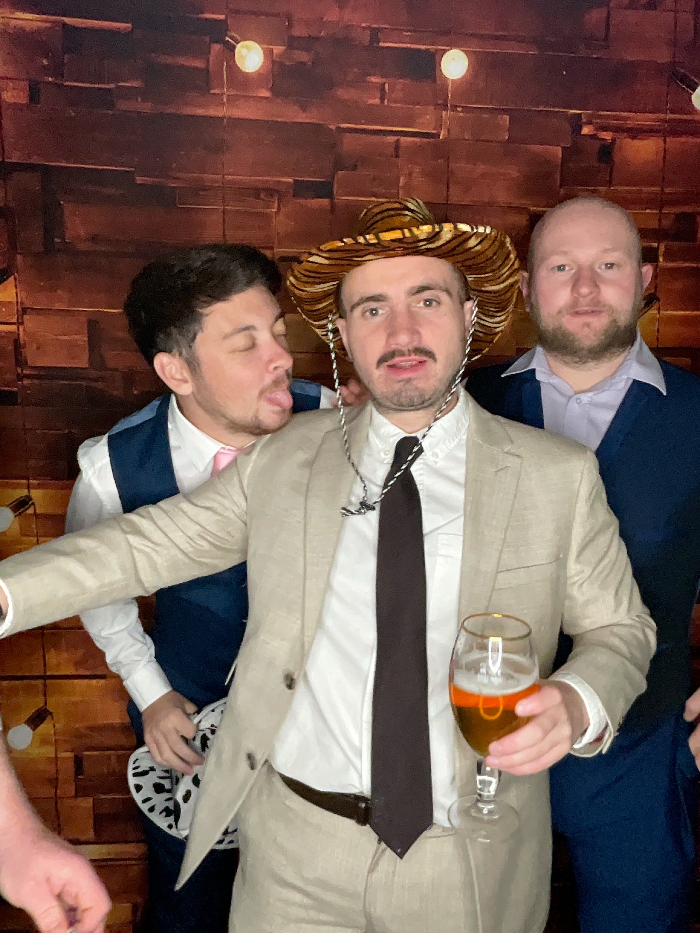 Thomas & Poppy  | View more photos from the event at gallery.magicimages.uk/u/MagicImages/Thomas-Poppy