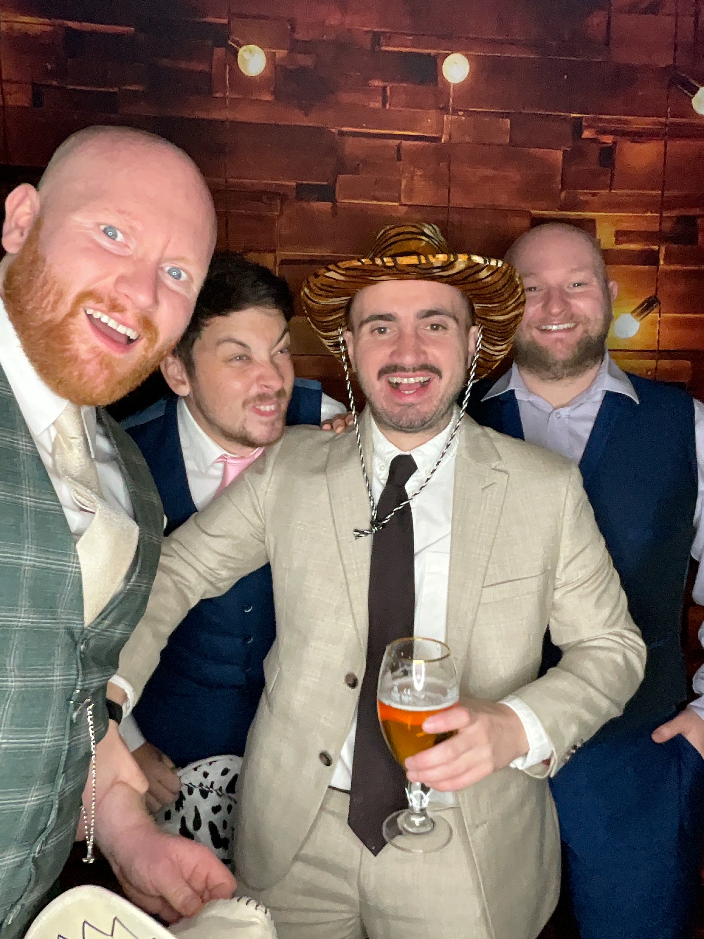 Thomas & Poppy  | View more photos from the event at gallery.magicimages.uk/u/MagicImages/Thomas-Poppy