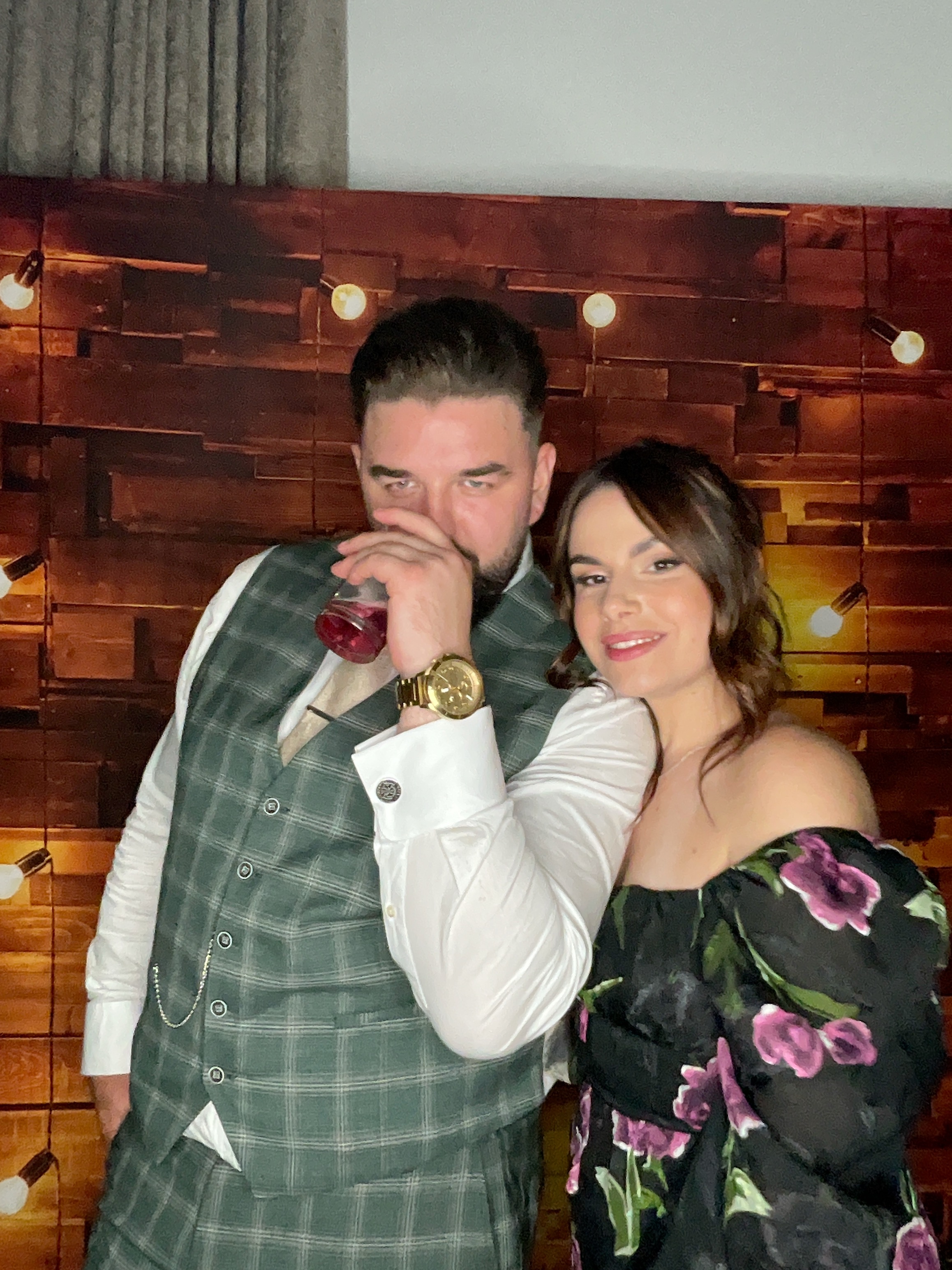 Thomas & Poppy  | View more photos from the event at gallery.magicimages.uk/u/MagicImages/Thomas-Poppy