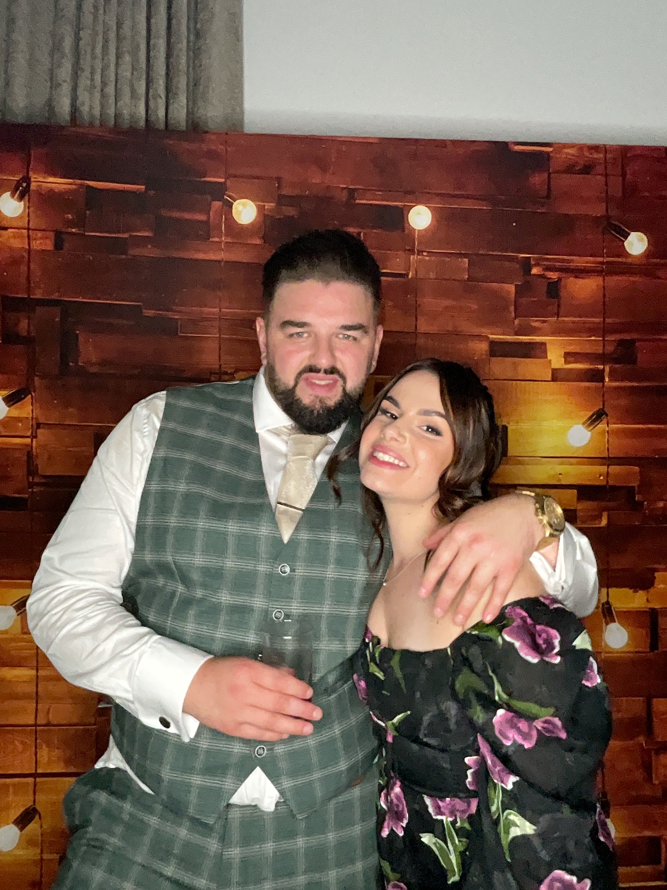 Thomas & Poppy  | View more photos from the event at gallery.magicimages.uk/u/MagicImages/Thomas-Poppy