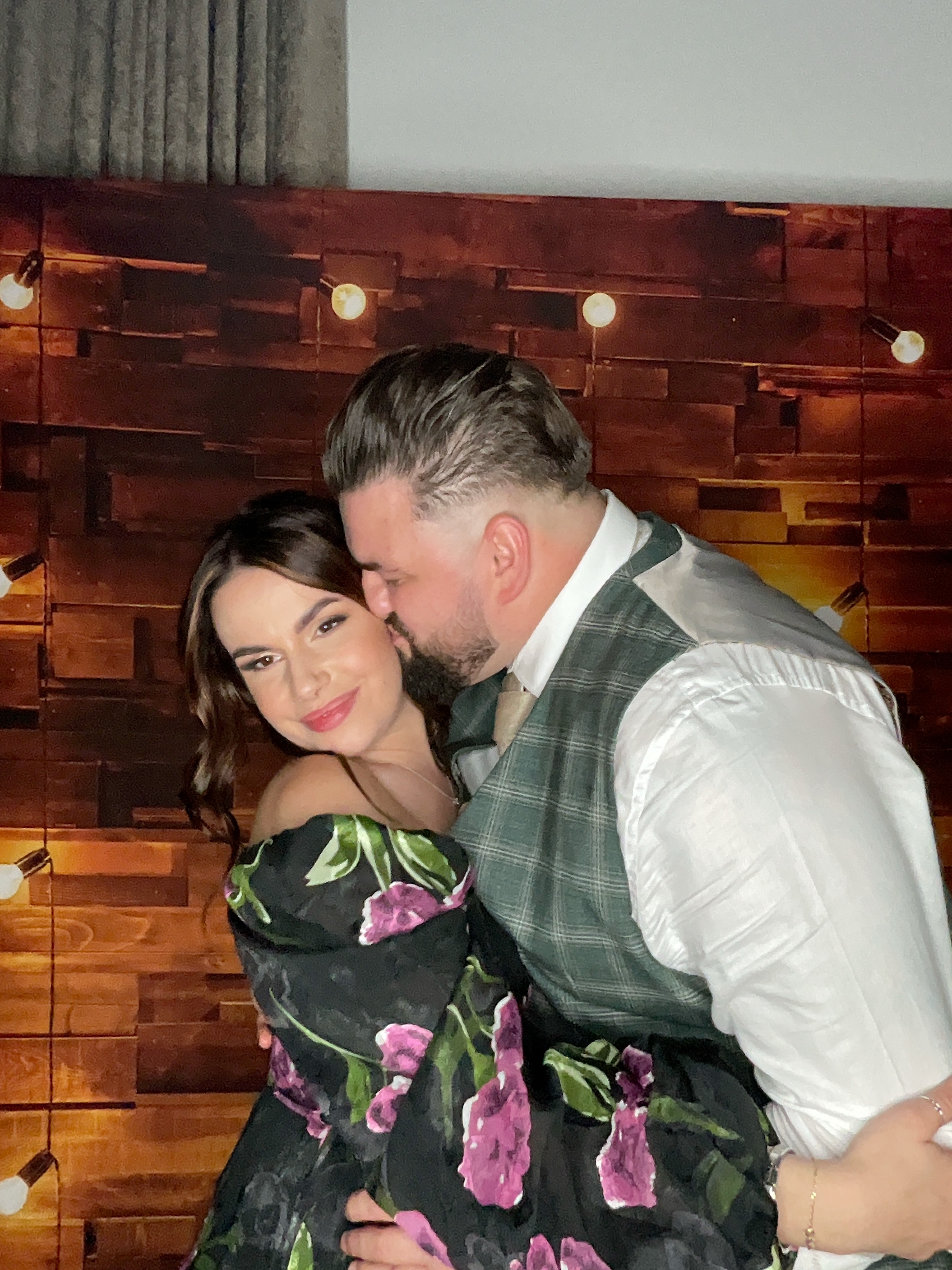 Thomas & Poppy  | View more photos from the event at gallery.magicimages.uk/u/MagicImages/Thomas-Poppy