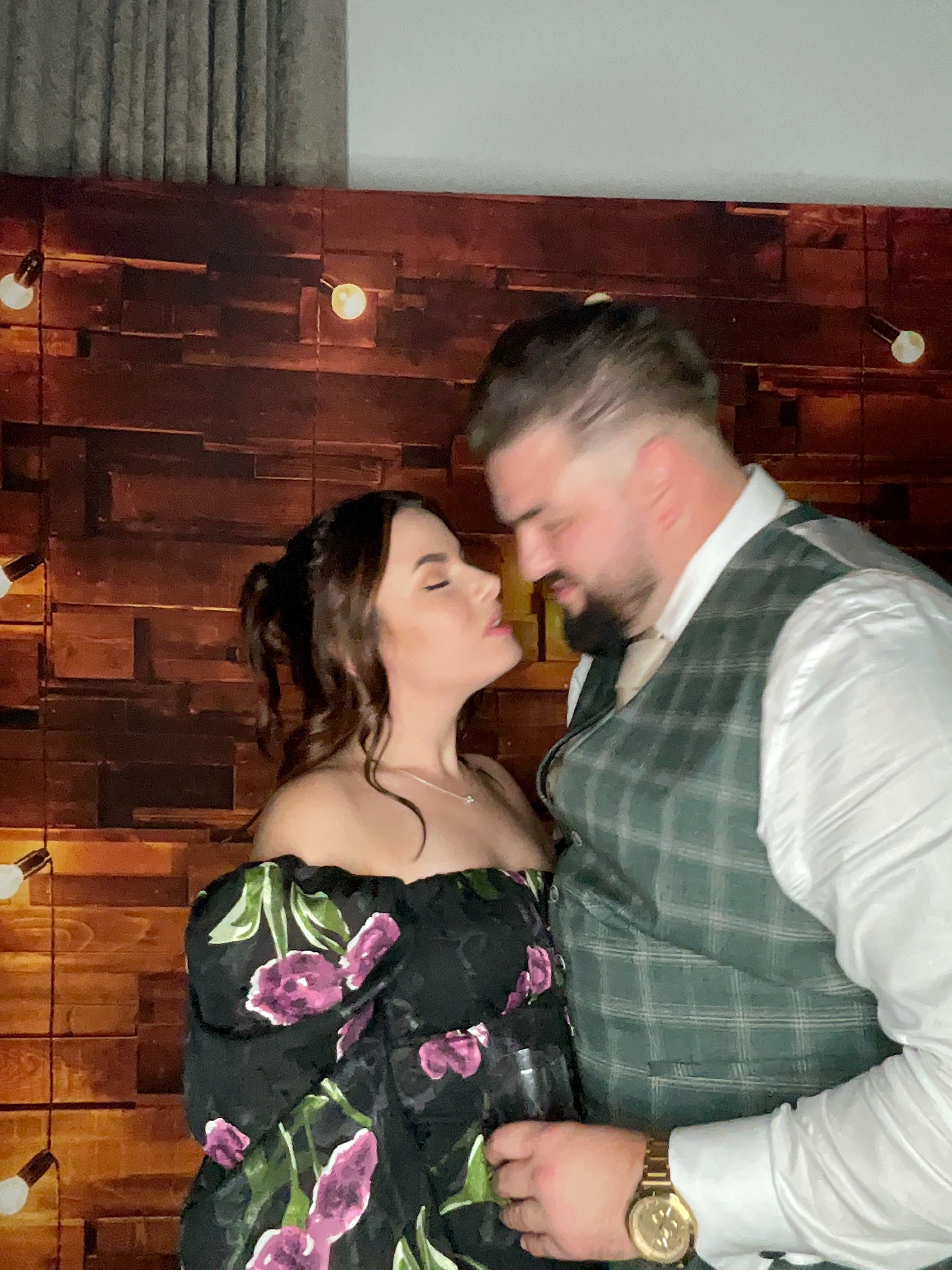 Thomas & Poppy  | View more photos from the event at gallery.magicimages.uk/u/MagicImages/Thomas-Poppy