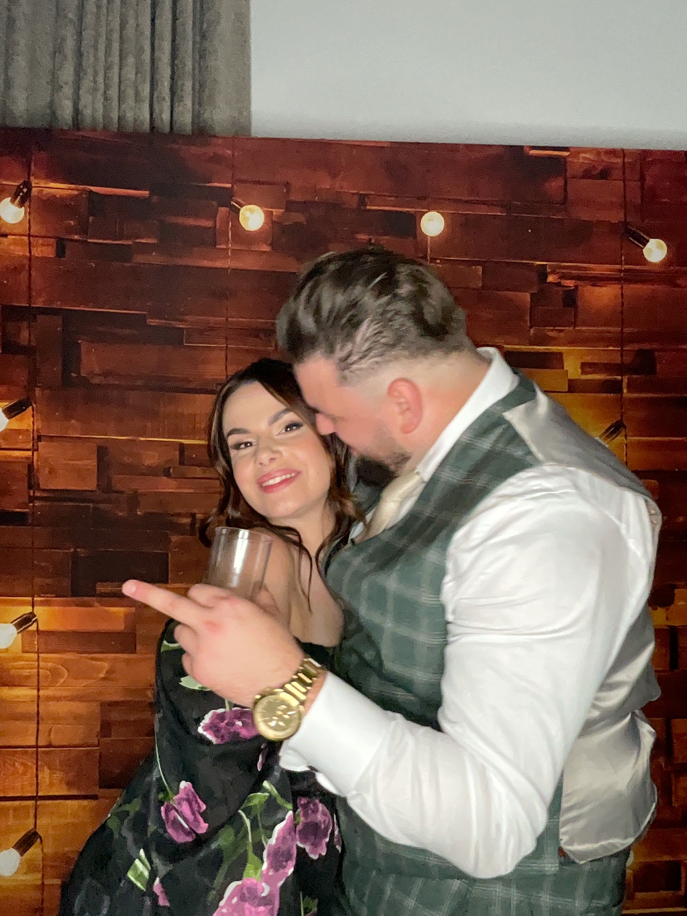 Thomas & Poppy  | View more photos from the event at gallery.magicimages.uk/u/MagicImages/Thomas-Poppy