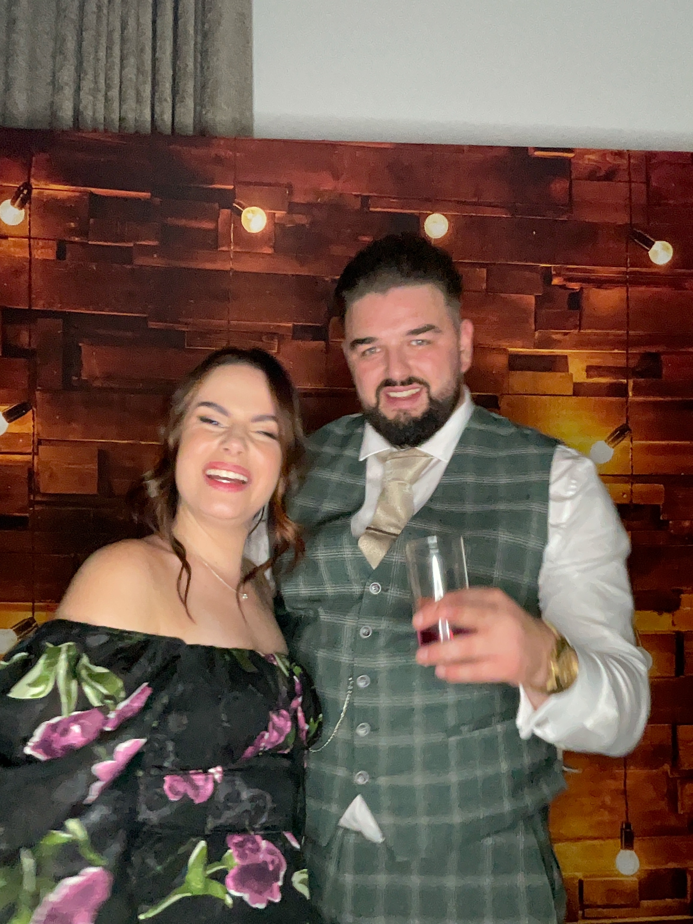 Thomas & Poppy  | View more photos from the event at gallery.magicimages.uk/u/MagicImages/Thomas-Poppy