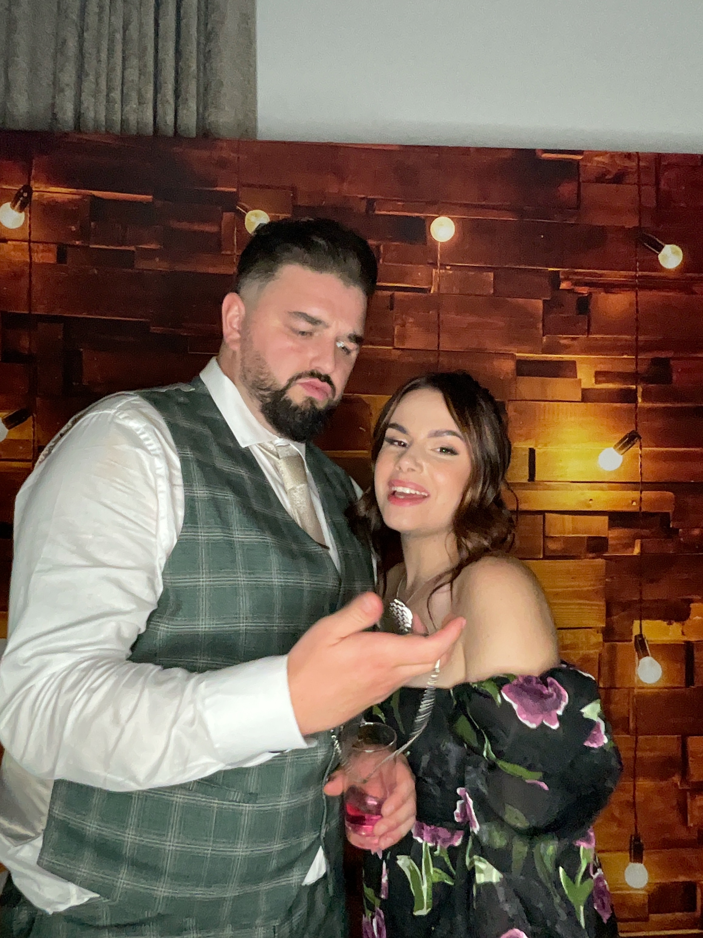 Thomas & Poppy  | View more photos from the event at gallery.magicimages.uk/u/MagicImages/Thomas-Poppy