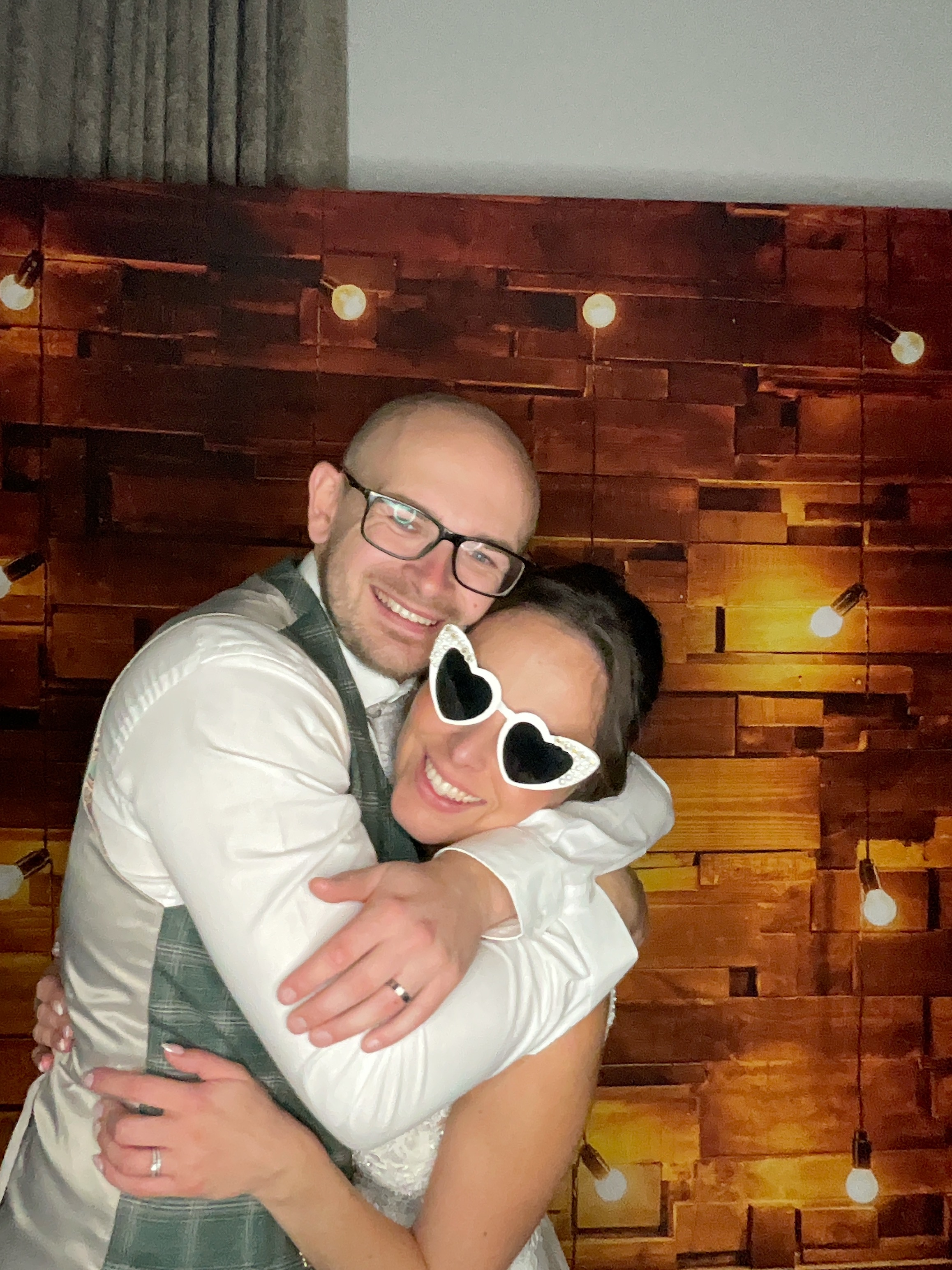 Thomas & Poppy  | View more photos from the event at gallery.magicimages.uk/u/MagicImages/Thomas-Poppy