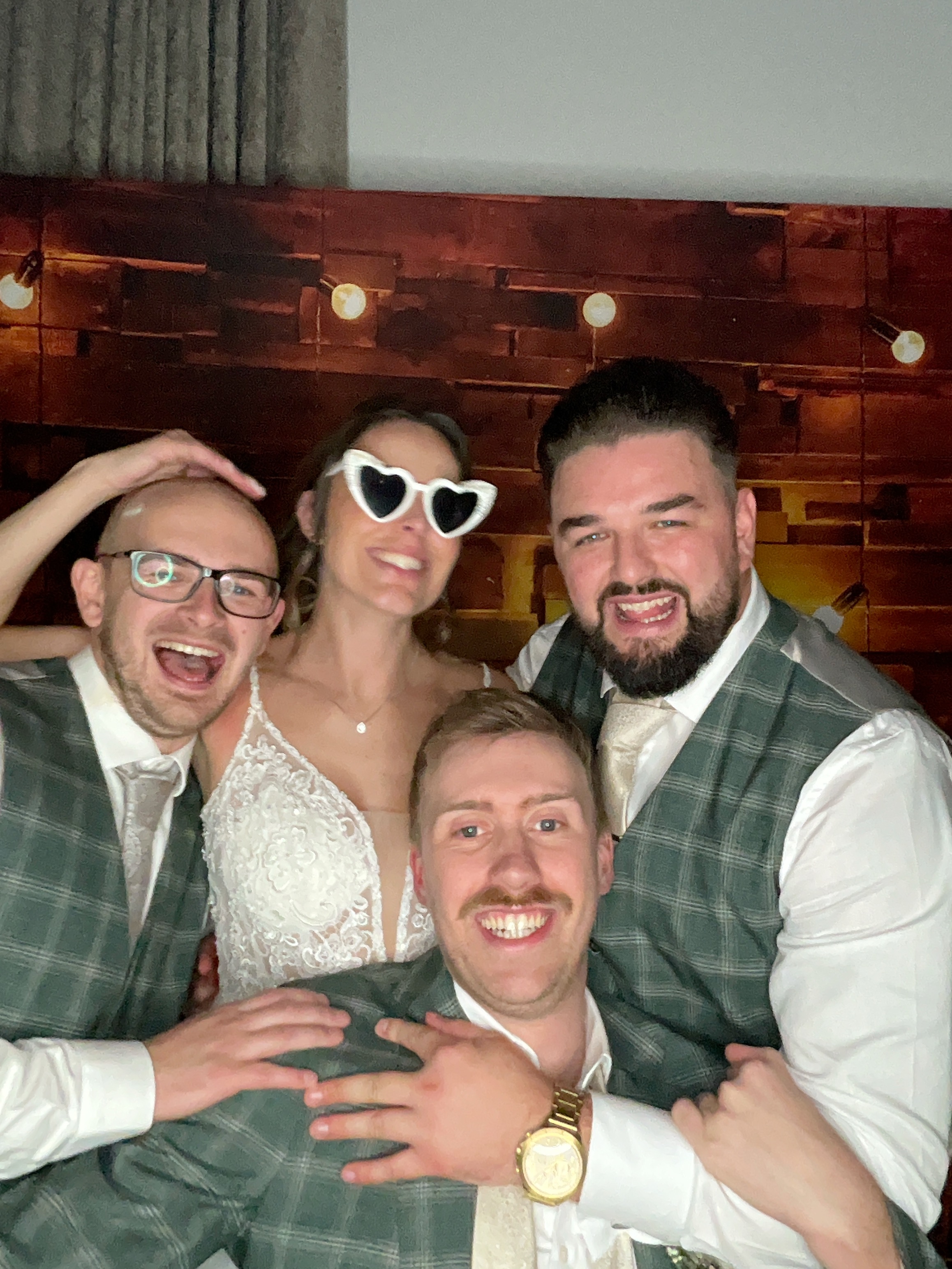 Thomas & Poppy  | View more photos from the event at gallery.magicimages.uk/u/MagicImages/Thomas-Poppy